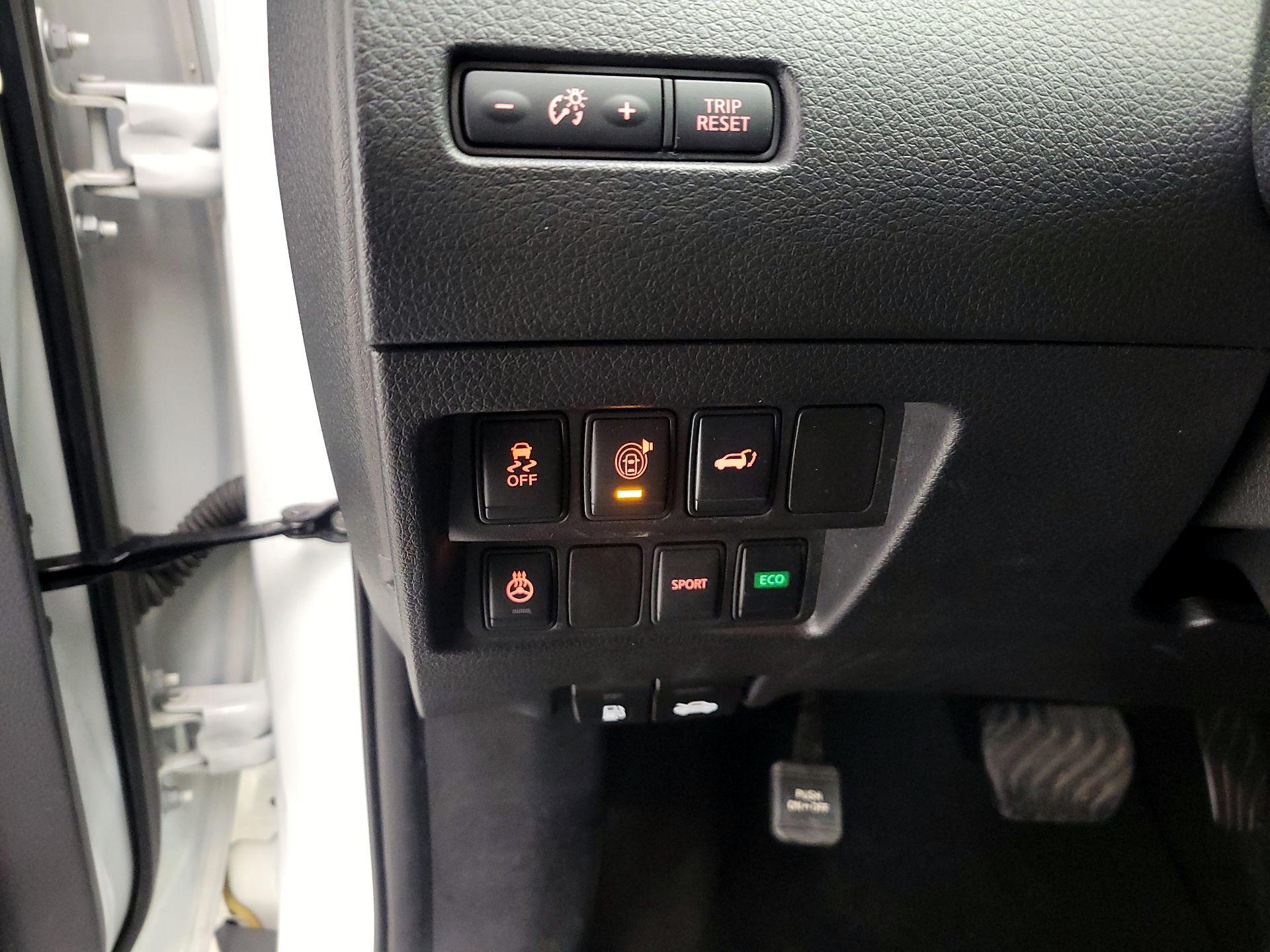 Thumbnail: 2017 Nissan Rogue - 13