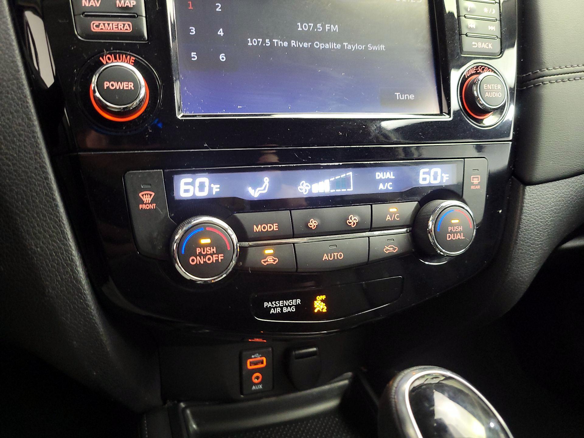 Thumbnail: 2017 Nissan Rogue - 17