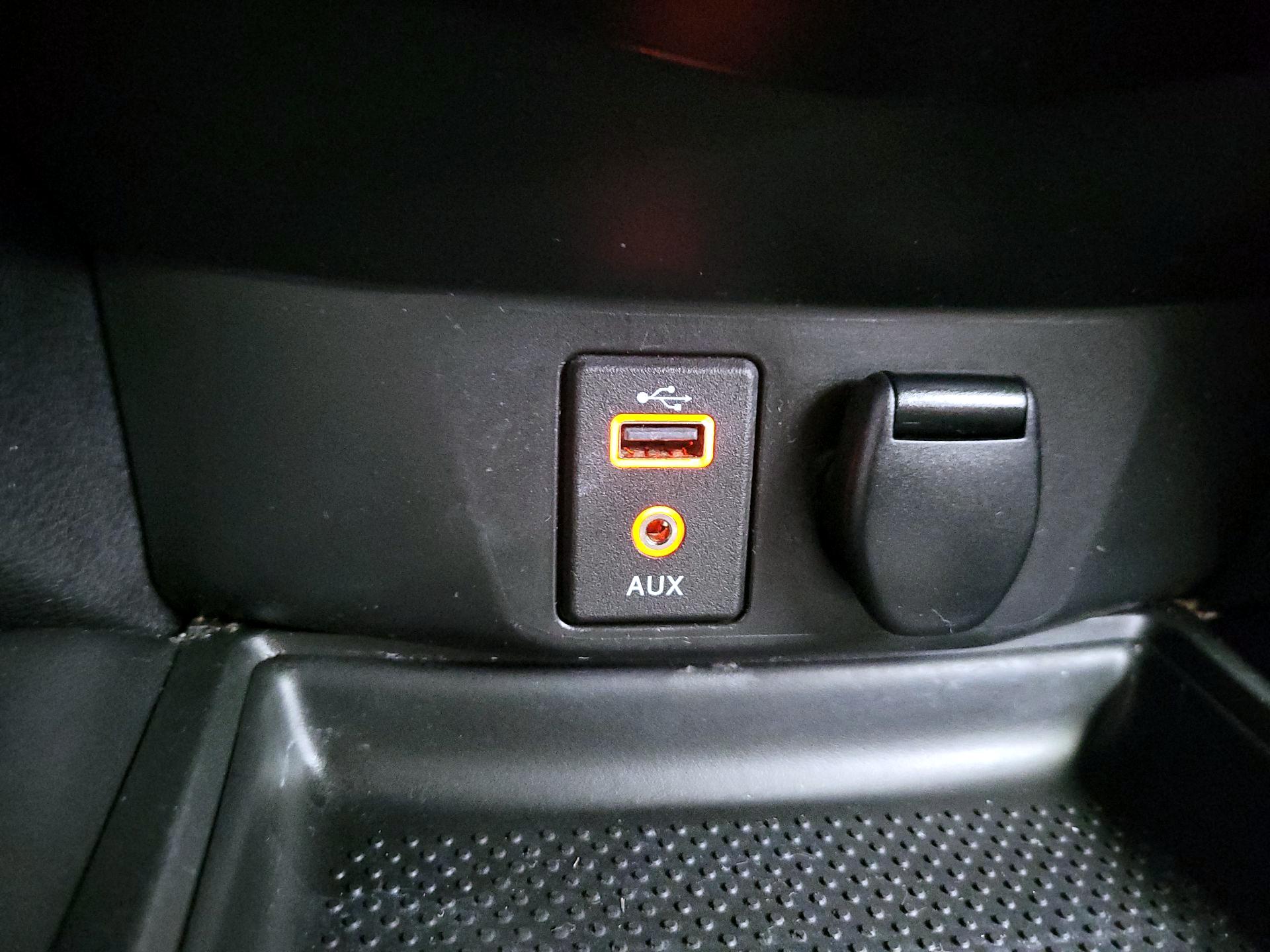 Thumbnail: 2017 Nissan Rogue - 19