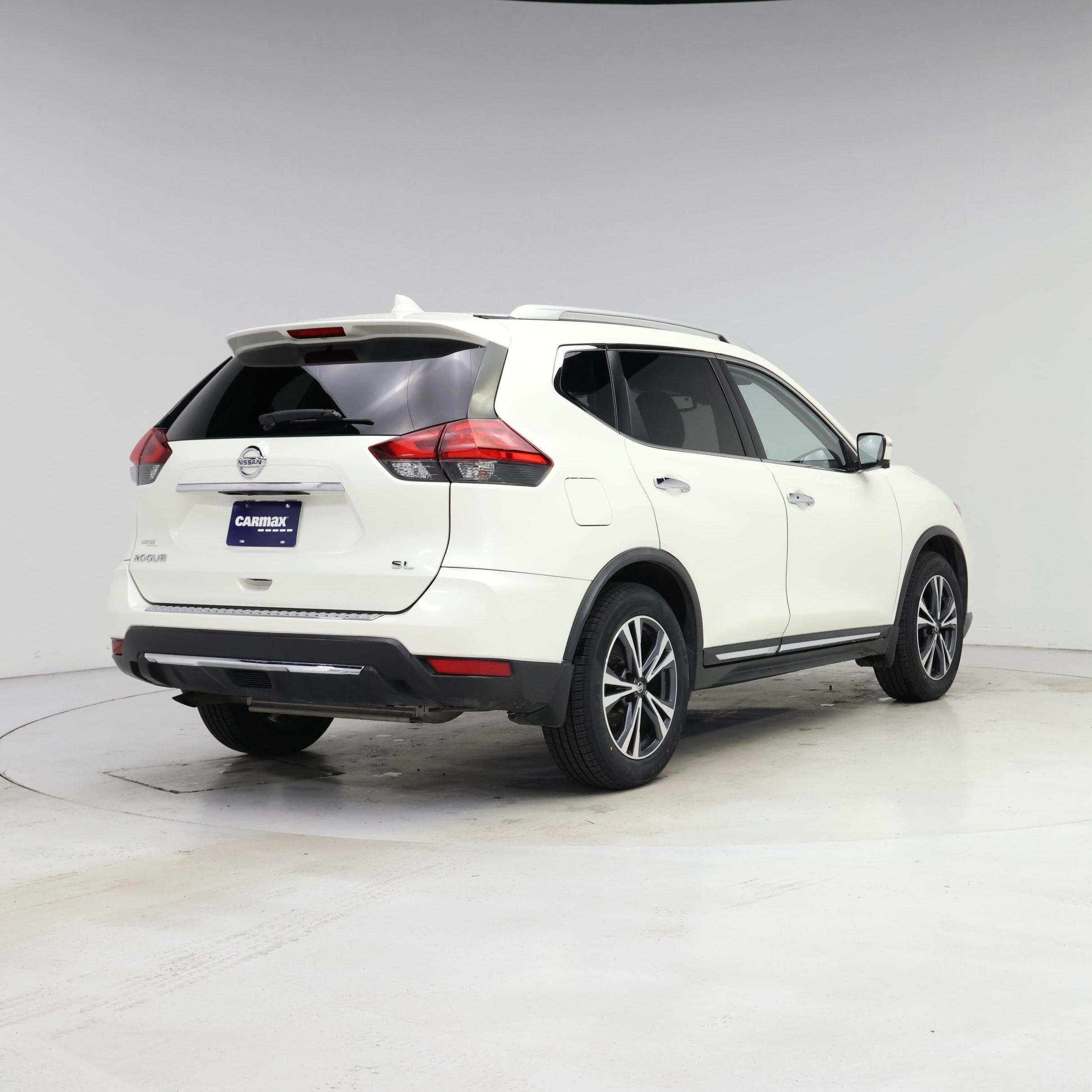 Thumbnail: 2017 Nissan Rogue - 8