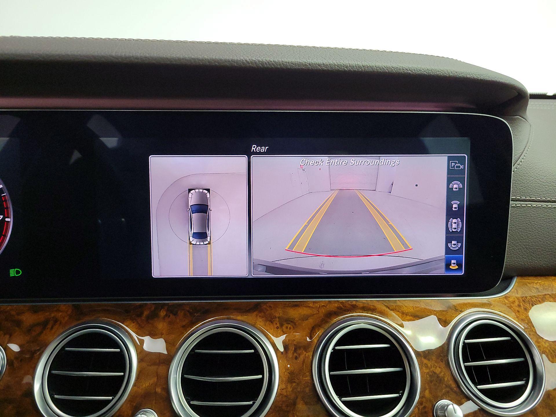 Thumbnail: 2020 Mercedes-Benz E-Class - 15