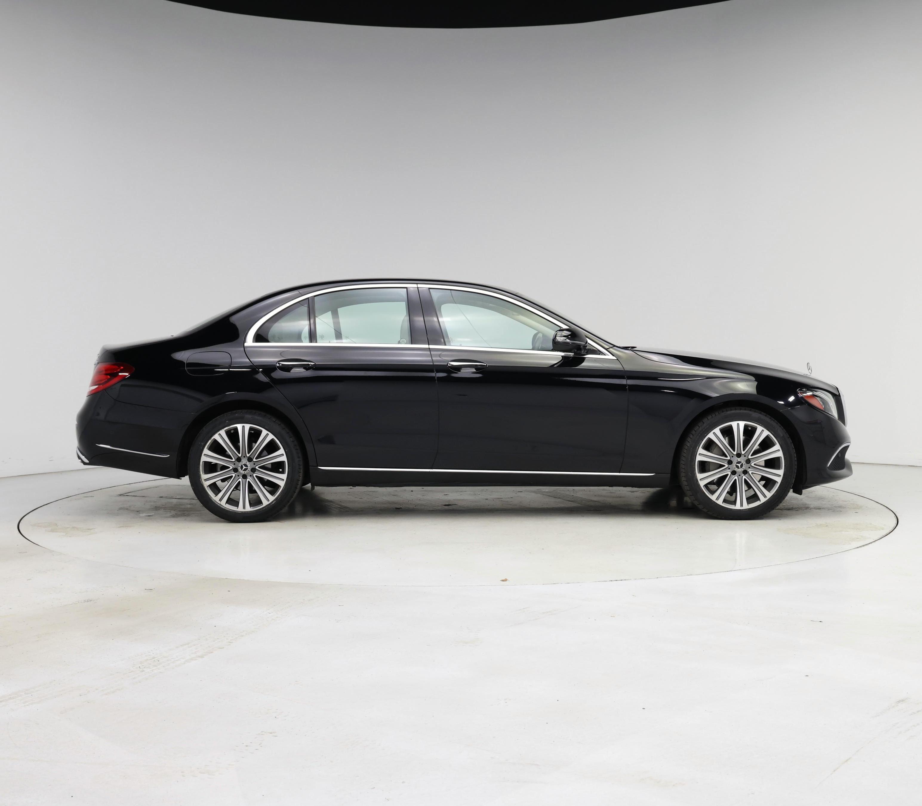 Thumbnail: 2020 Mercedes-Benz E-Class - 7