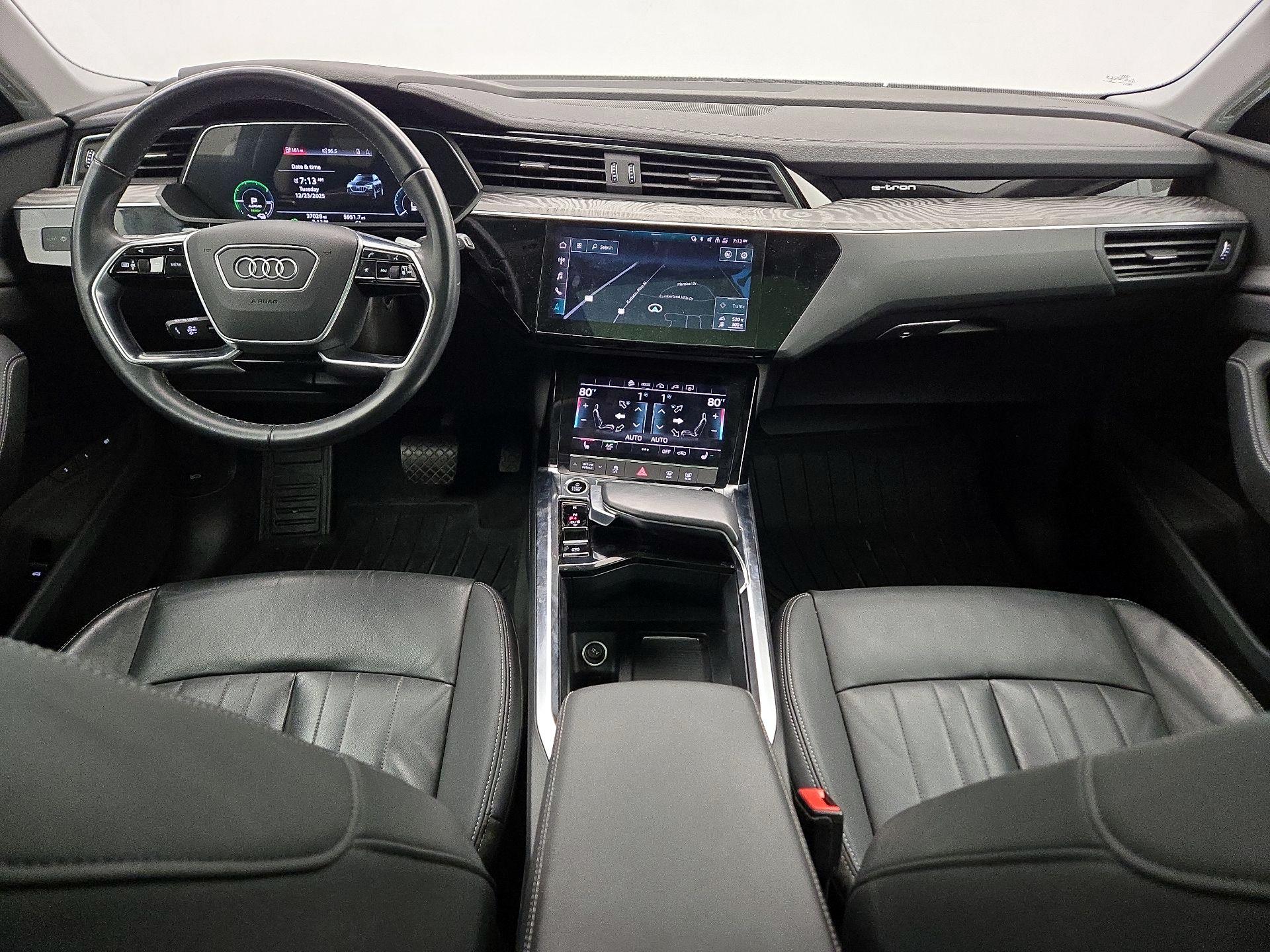 Thumbnail: 2022 Audi e-tron - 9