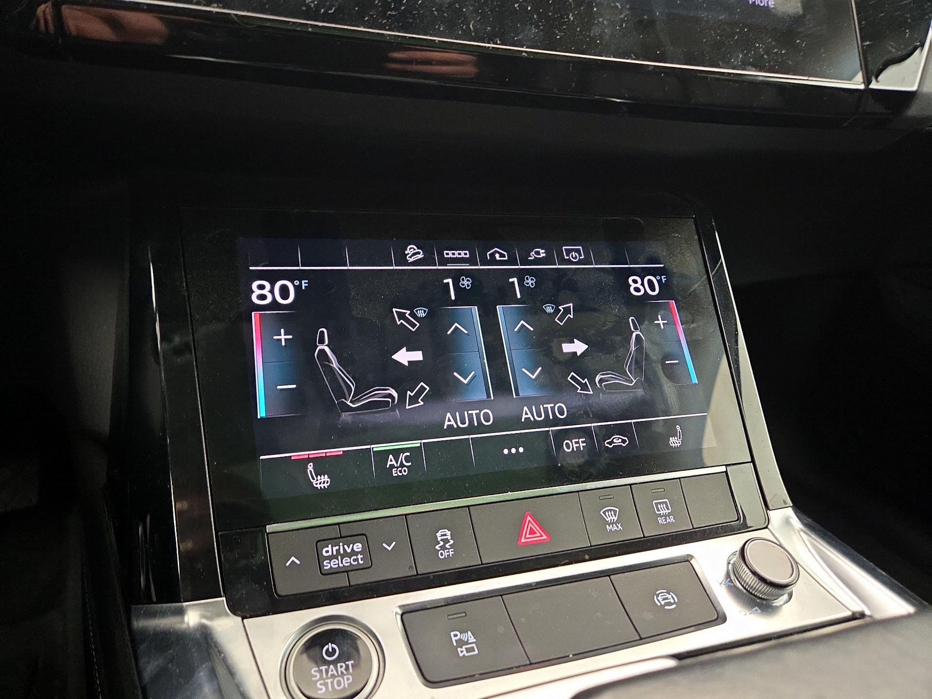 Thumbnail: 2022 Audi e-tron - 17