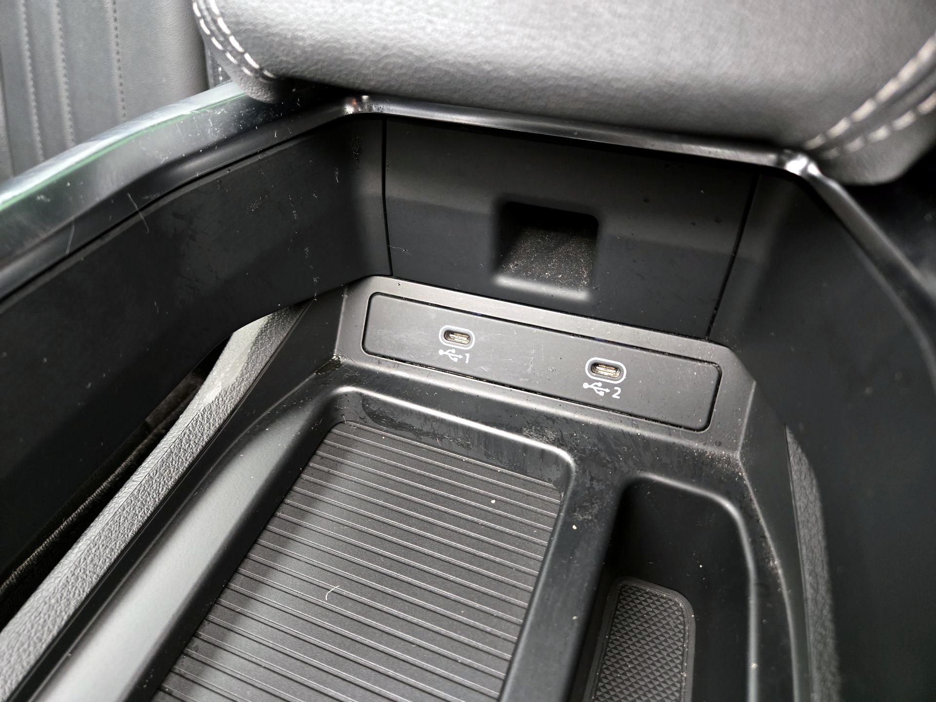 Thumbnail: 2022 Audi e-tron - 19