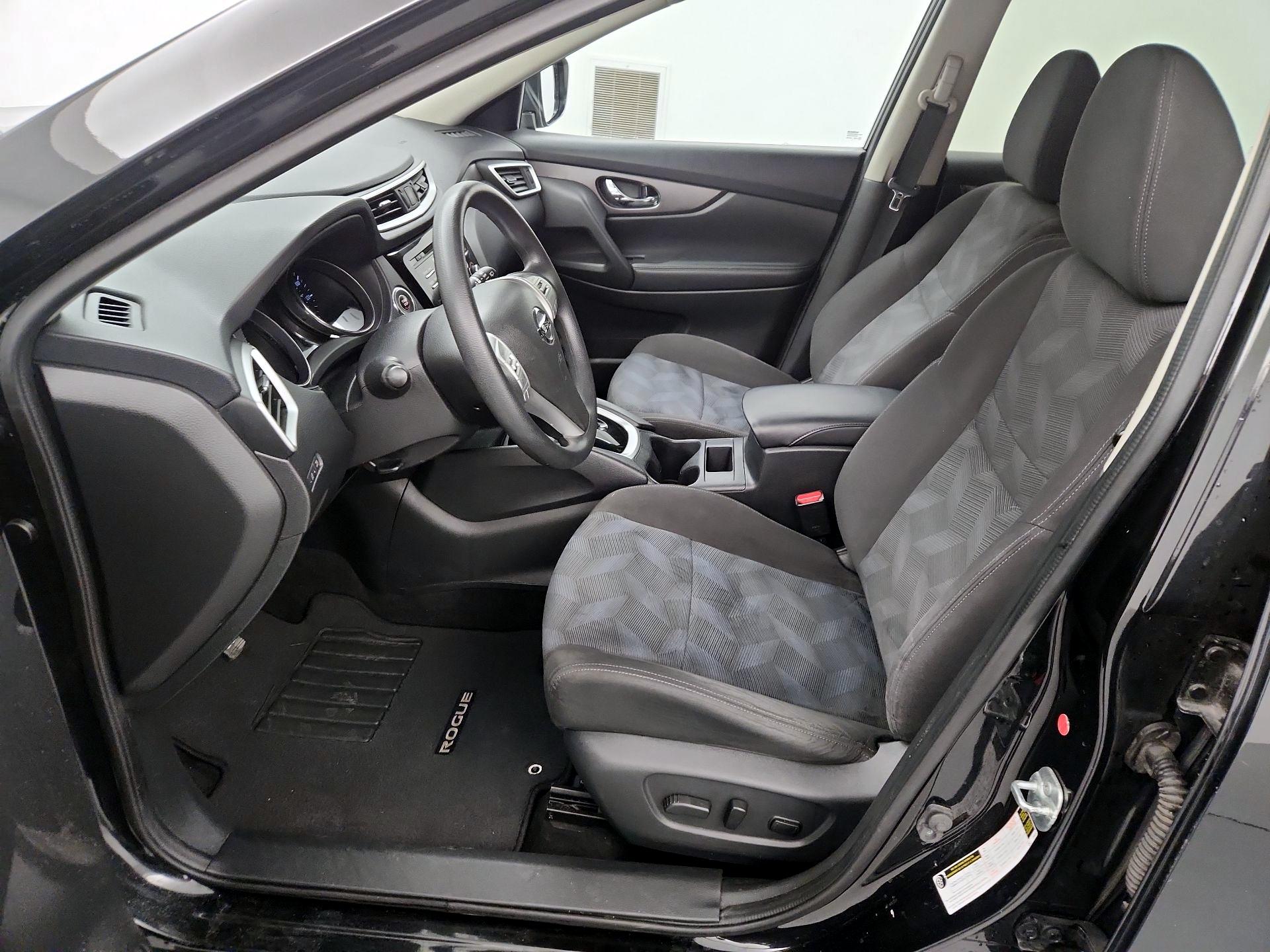 Thumbnail: 2016 Nissan Rogue - 11