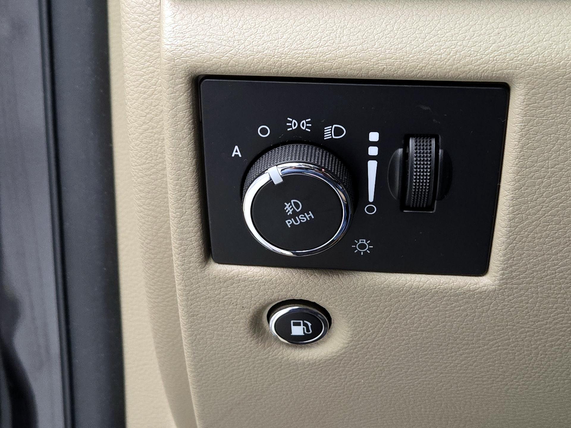 Thumbnail: 2017 Jeep Grand Cherokee - 13