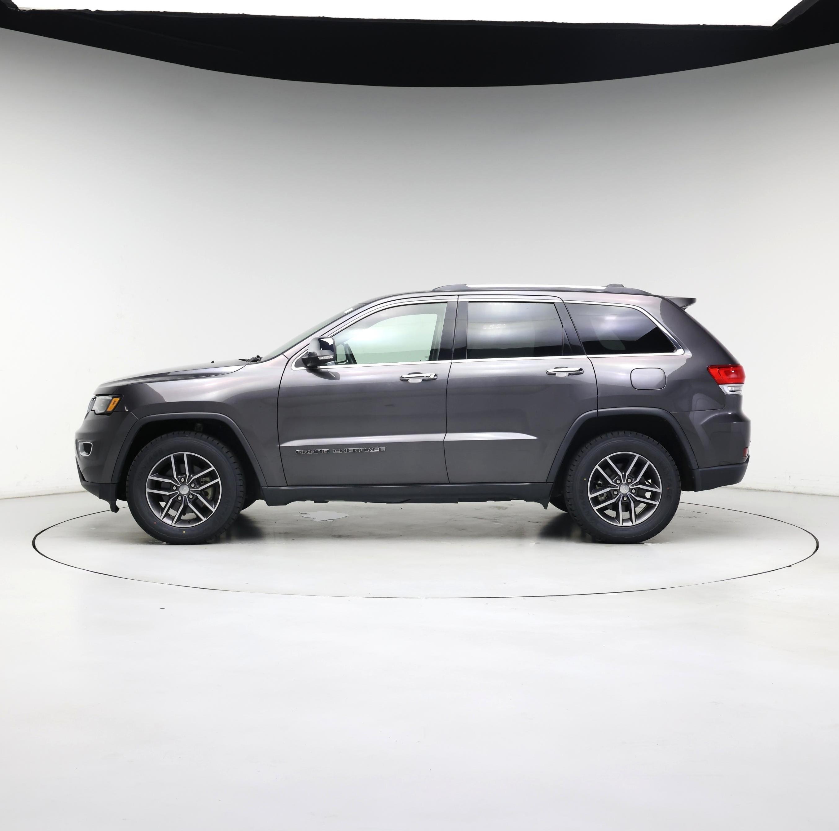 Thumbnail: 2017 Jeep Grand Cherokee - 3