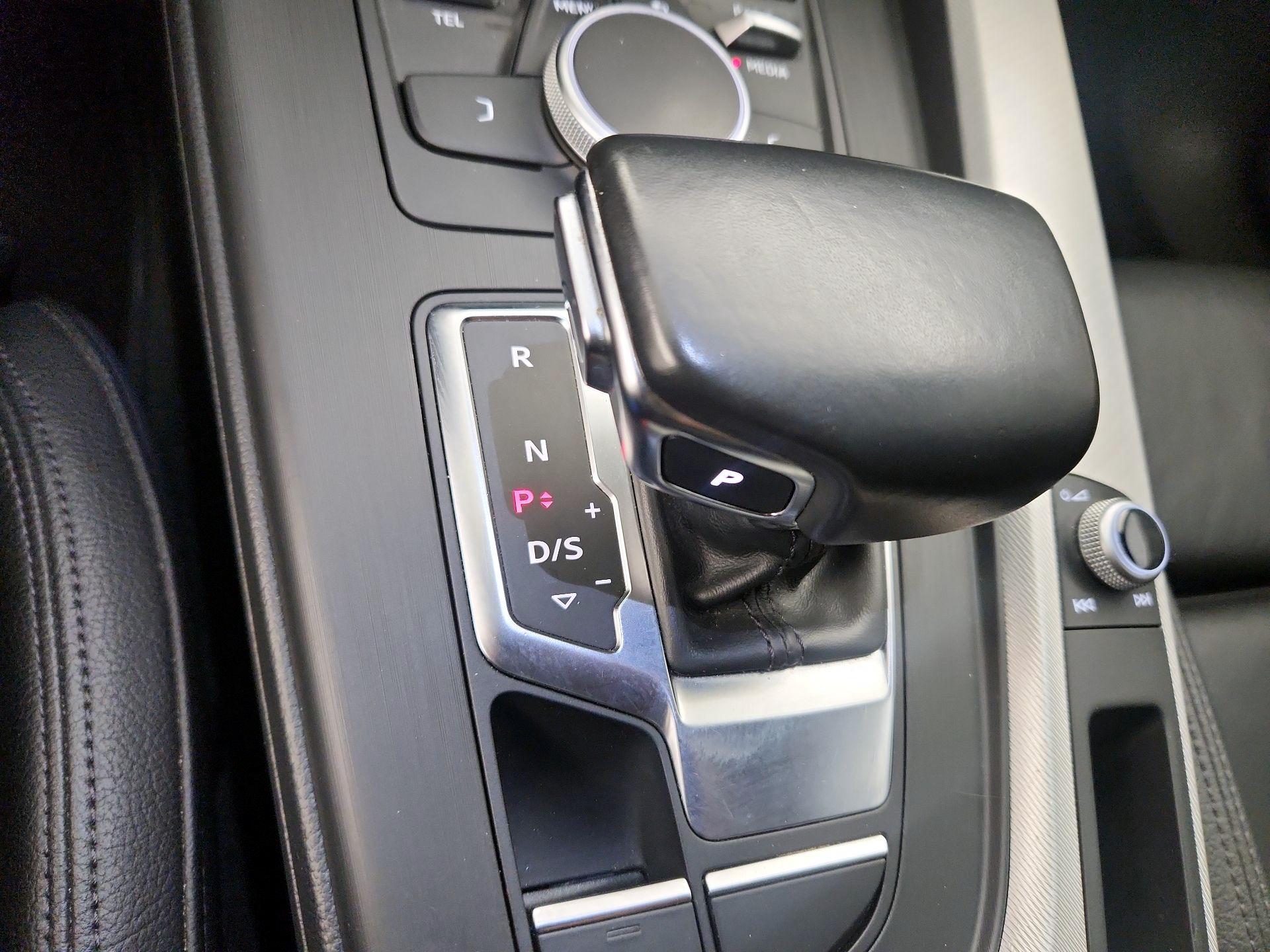 Thumbnail: 2018 Audi A4 - 17