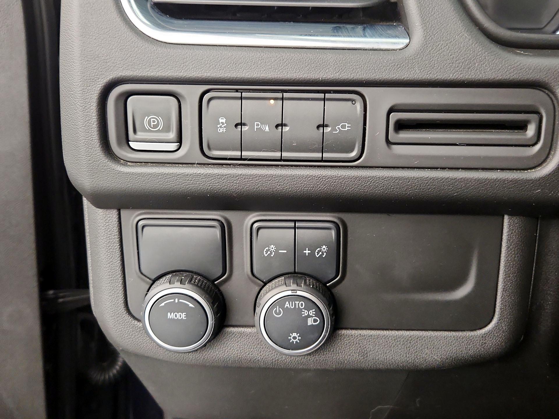 Thumbnail: 2021 Chevrolet Suburban - 13