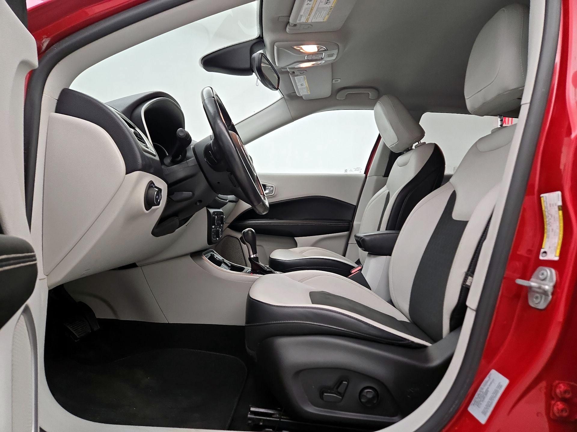 Thumbnail: 2017 Jeep Compass - 11