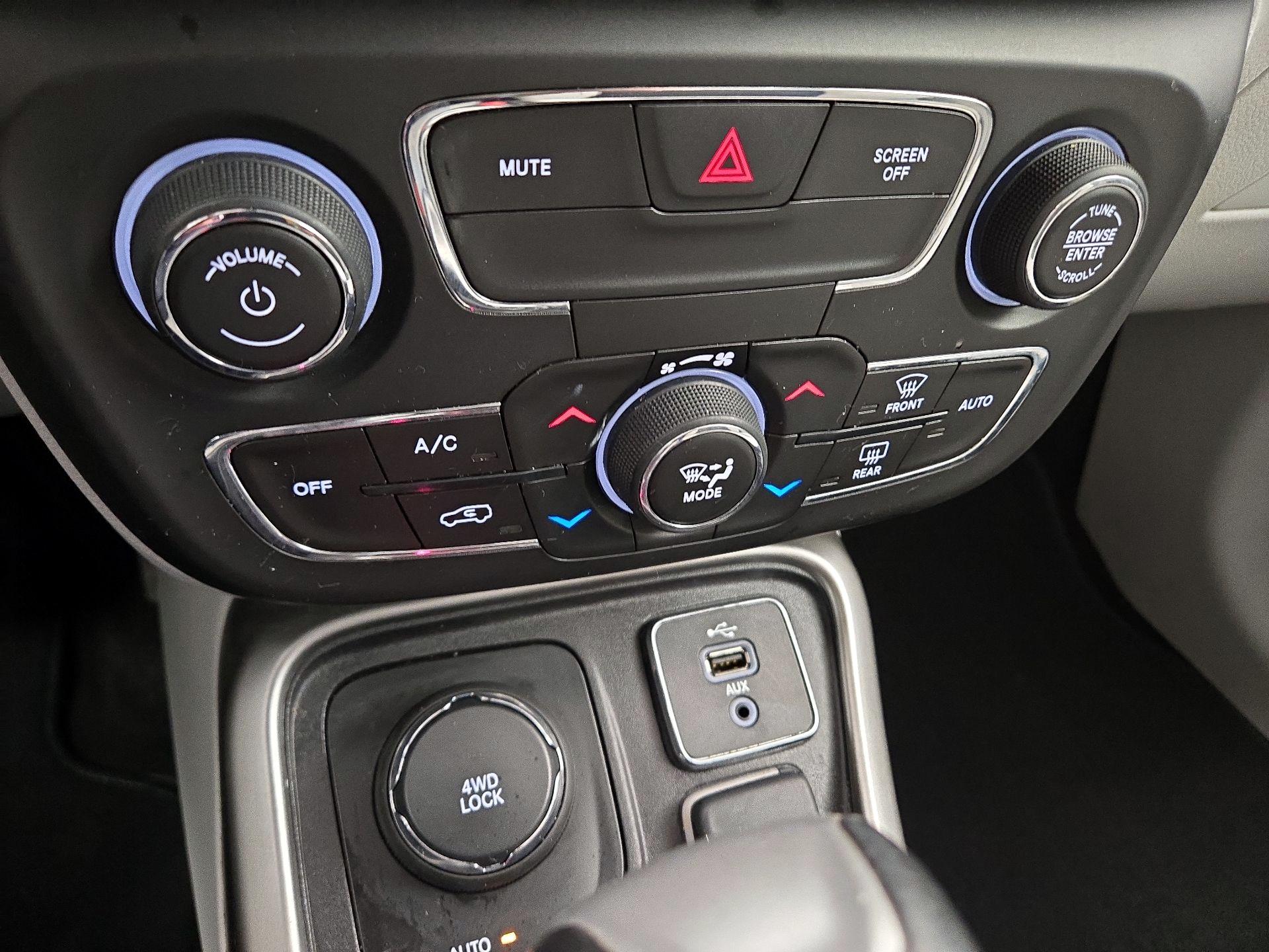 Thumbnail: 2017 Jeep Compass - 16