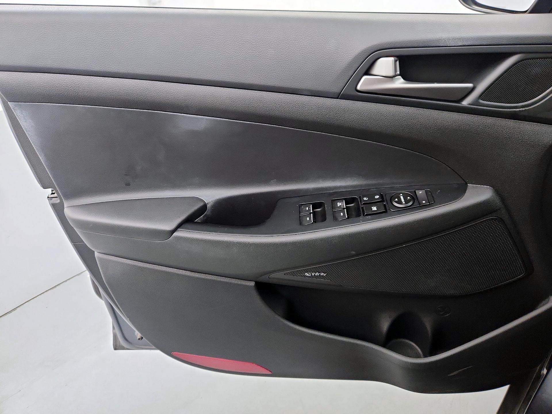 Thumbnail: 2018 Hyundai Tucson - 12