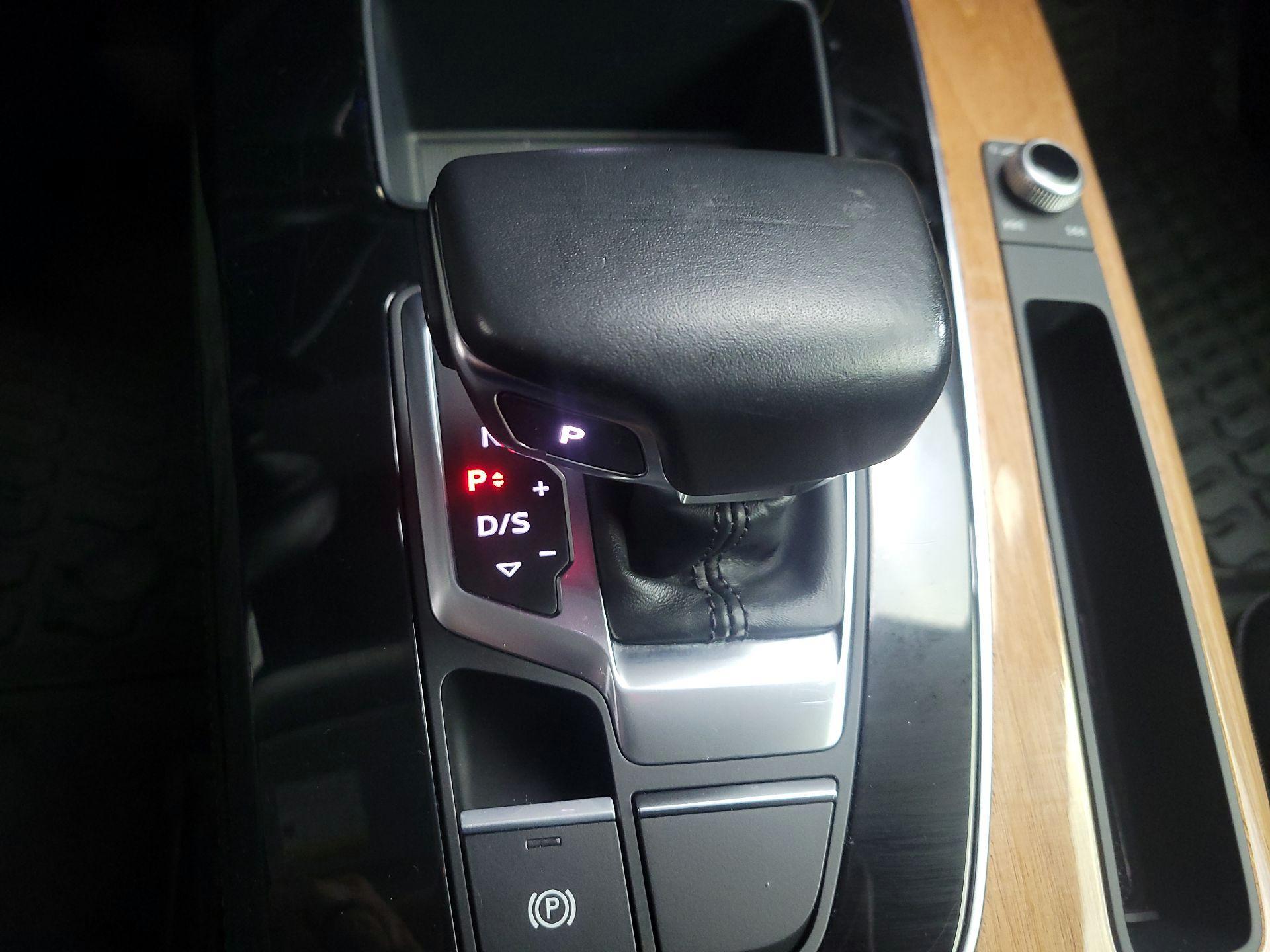 Thumbnail: 2022 Audi Q5 - 17