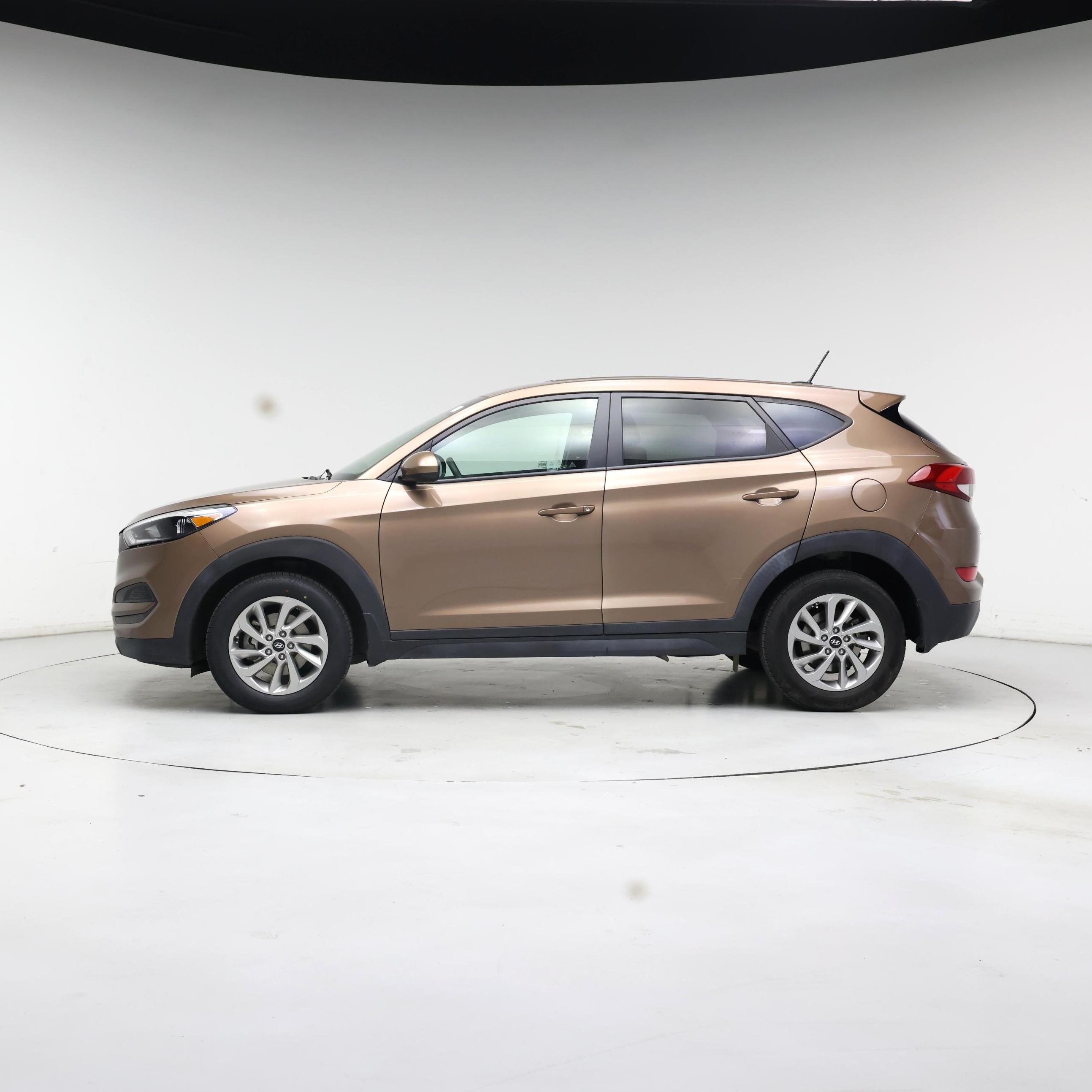 Thumbnail: 2016 Hyundai Tucson - 3