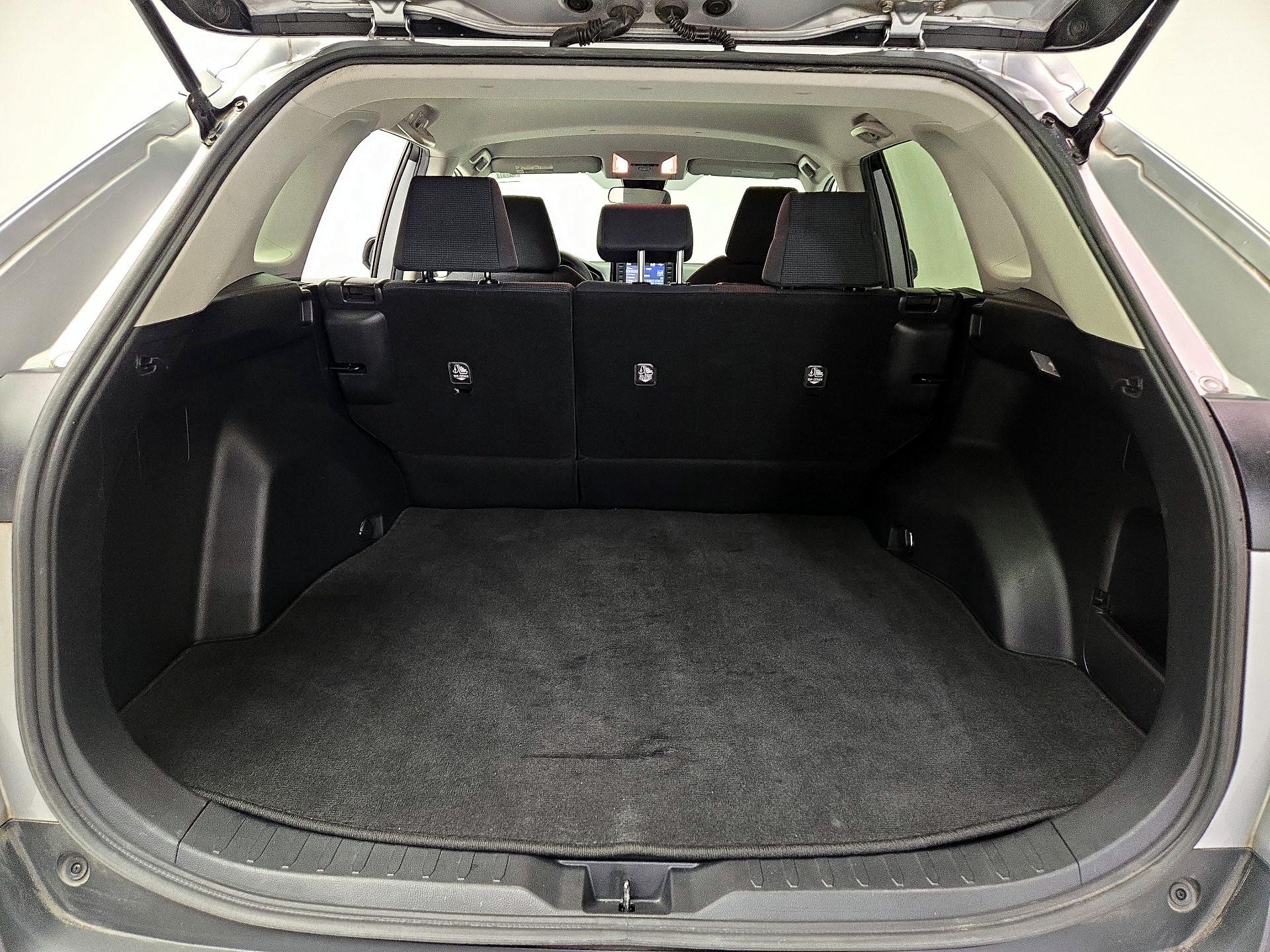 Thumbnail: 2020 Toyota RAV4 - 20