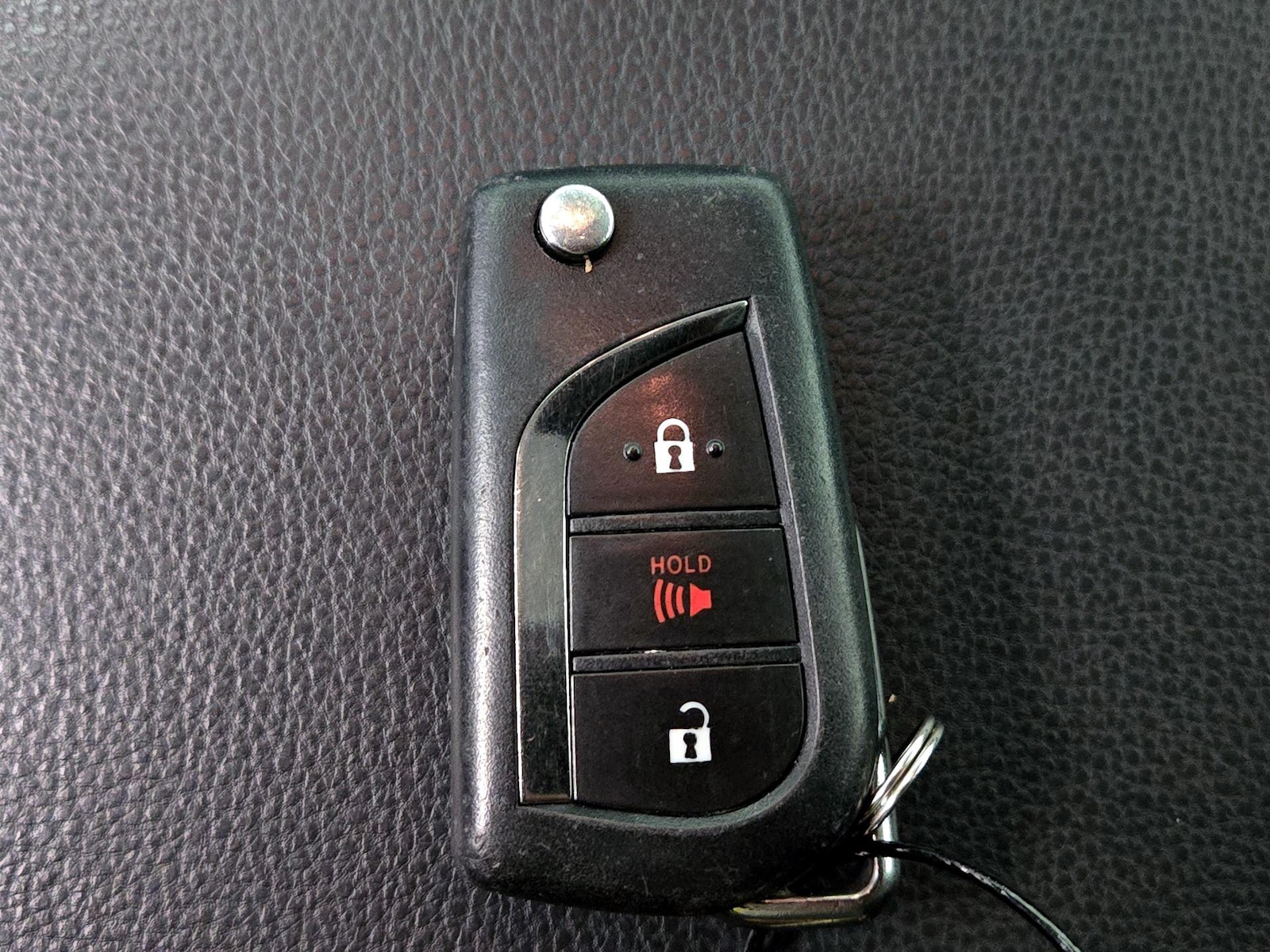 2020 Toyota RAV4 LE - Photo 23