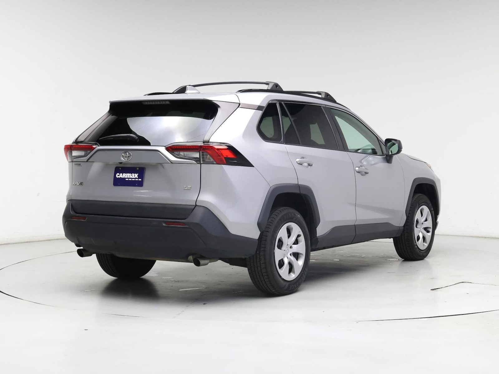 2020 Toyota RAV4 LE - Photo 9