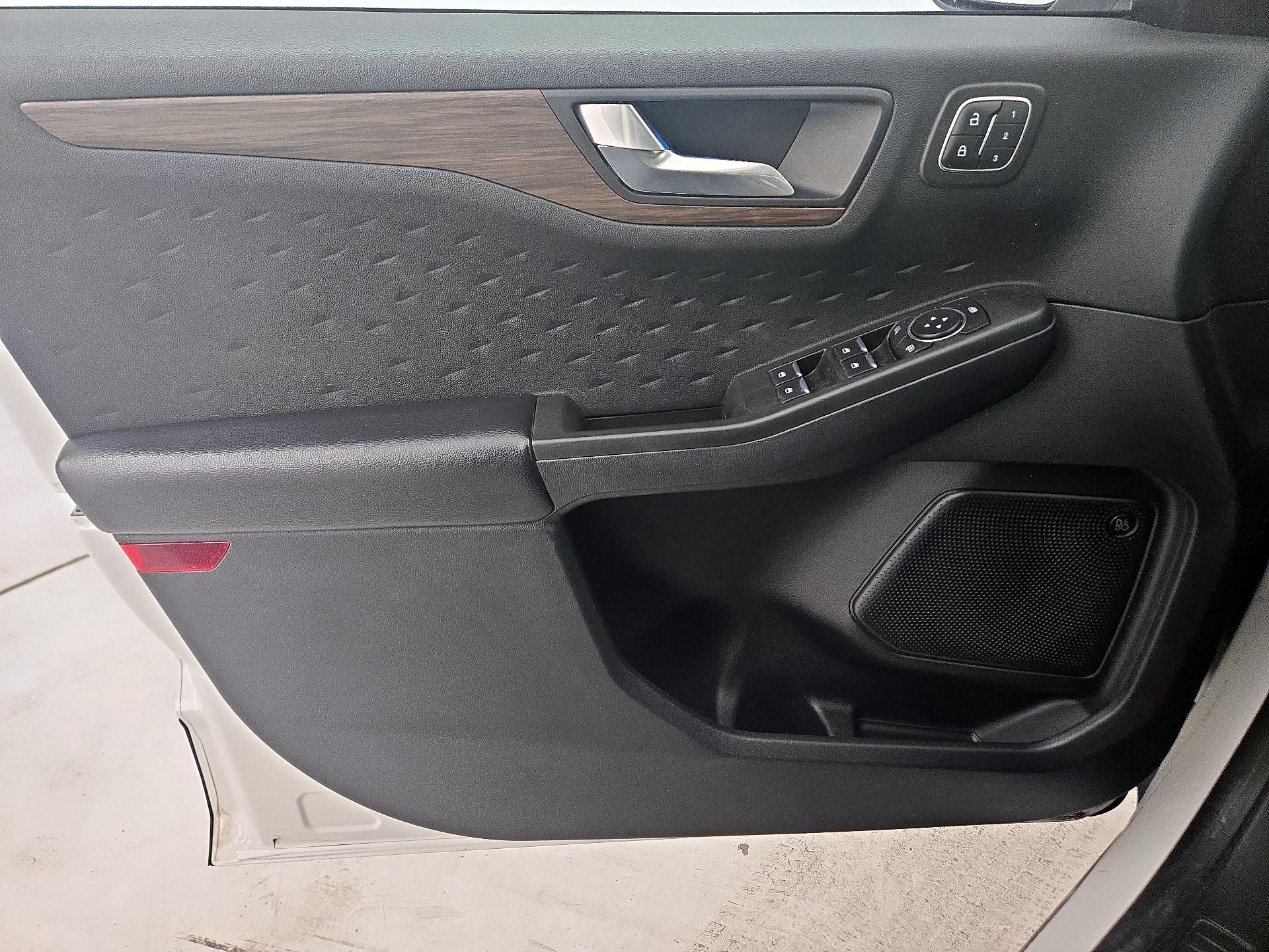 Thumbnail: 2020 Ford Escape - 12