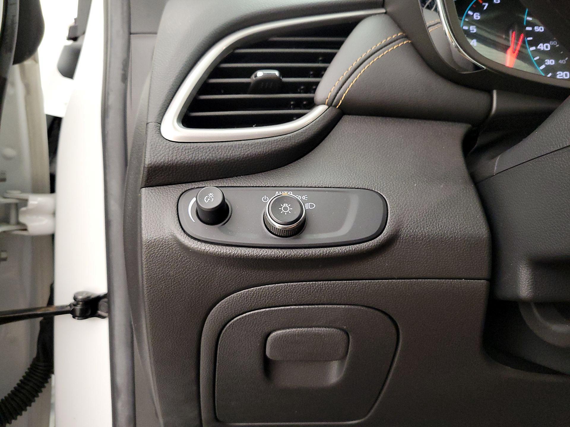 Thumbnail: 2017 Chevrolet Trax - 13