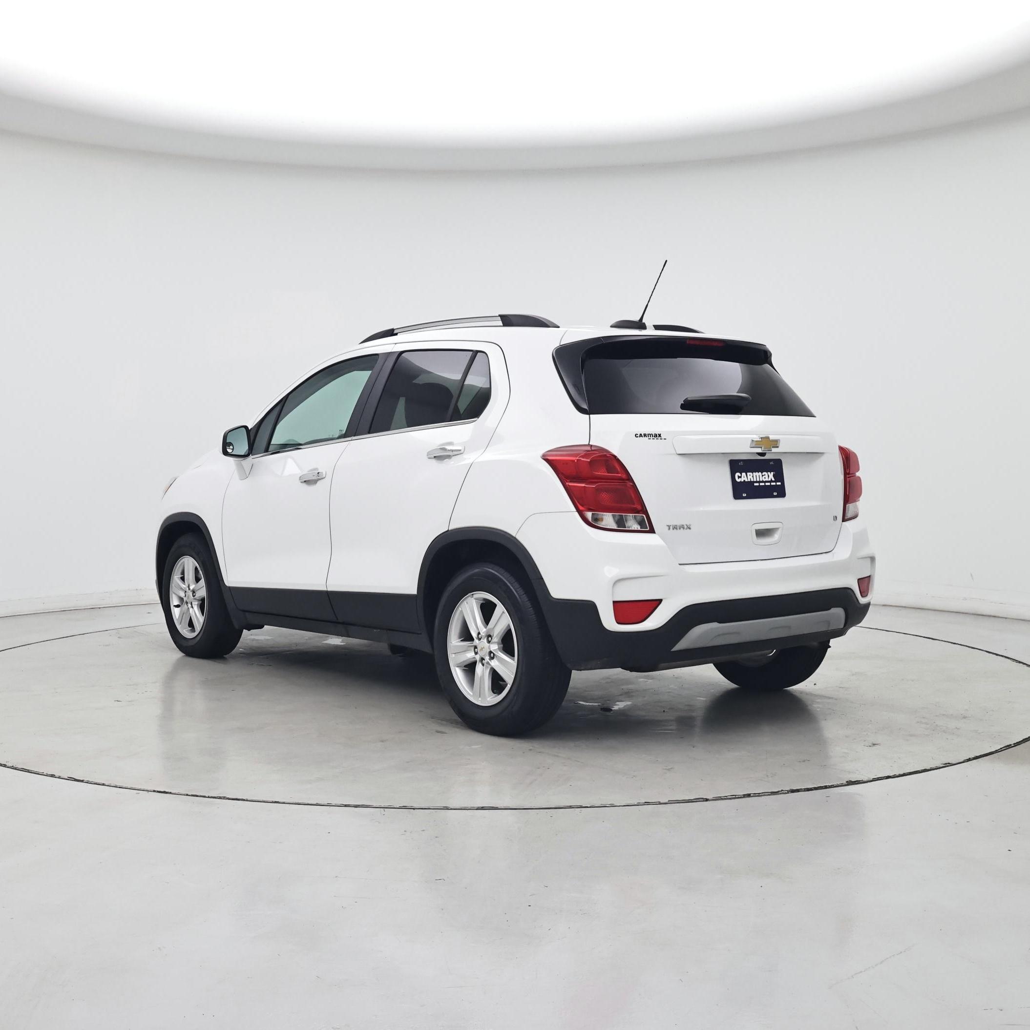 Thumbnail: 2017 Chevrolet Trax - 2