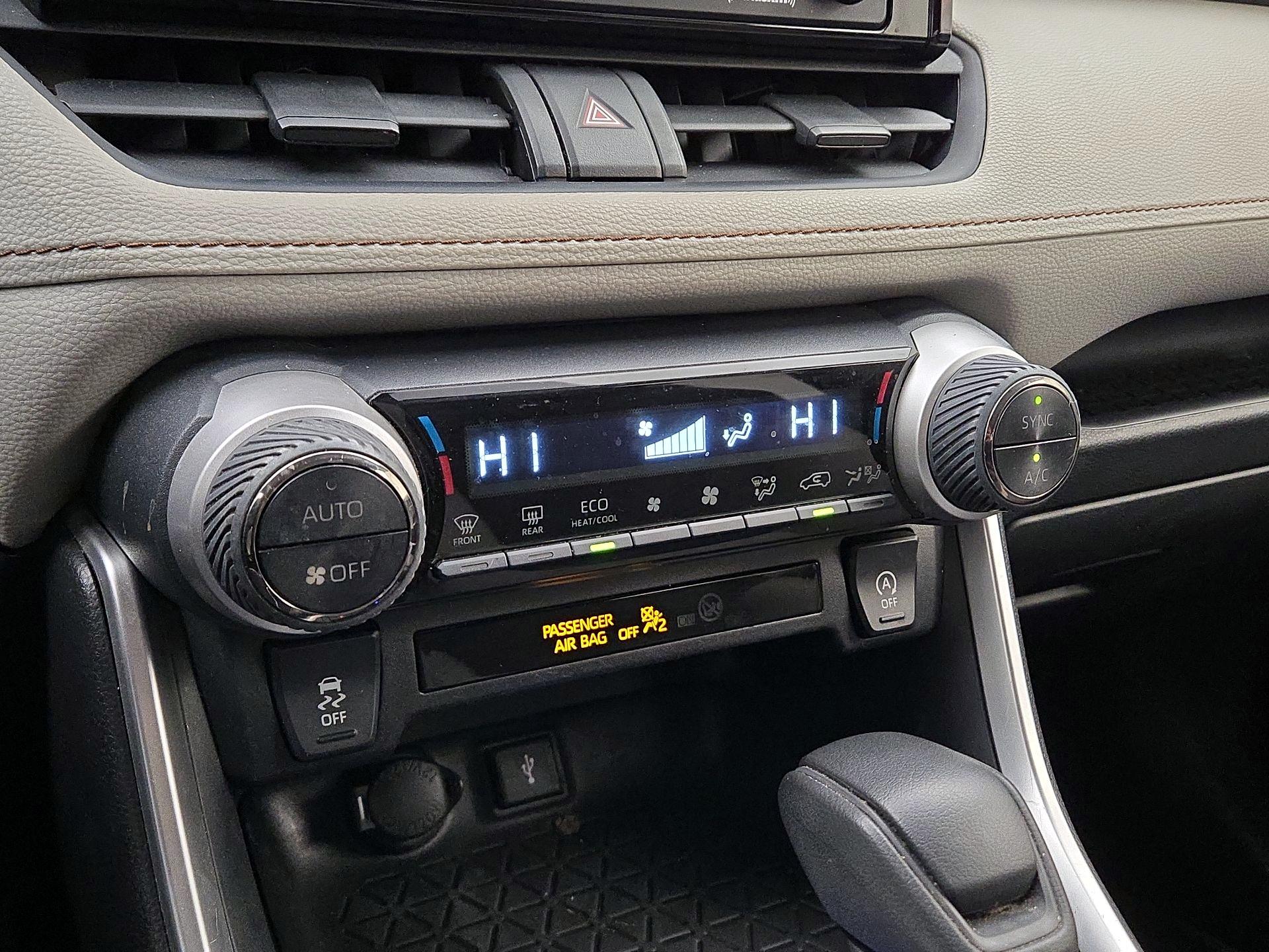 Thumbnail: 2021 Toyota RAV4 - 16