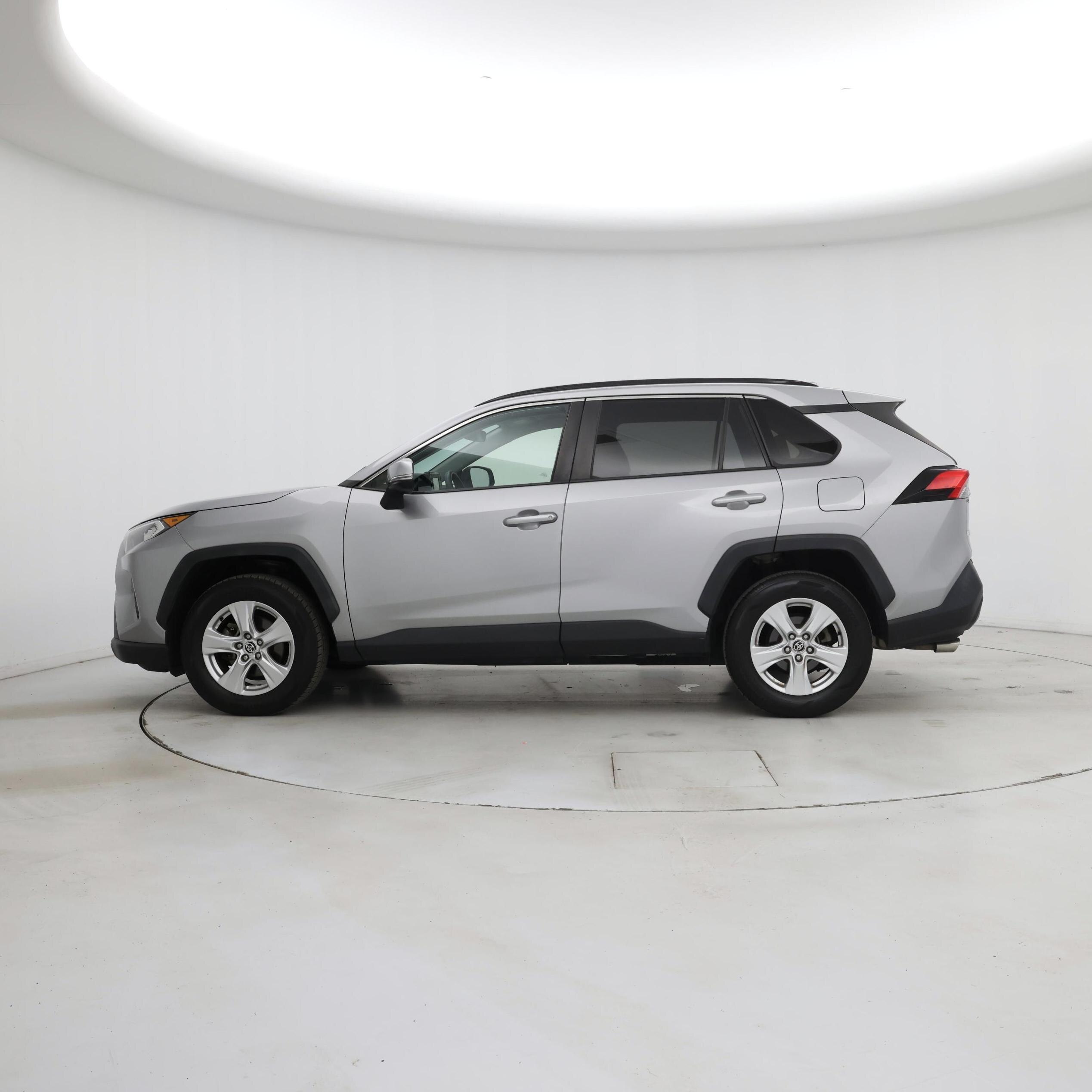 Thumbnail: 2021 Toyota RAV4 - 3