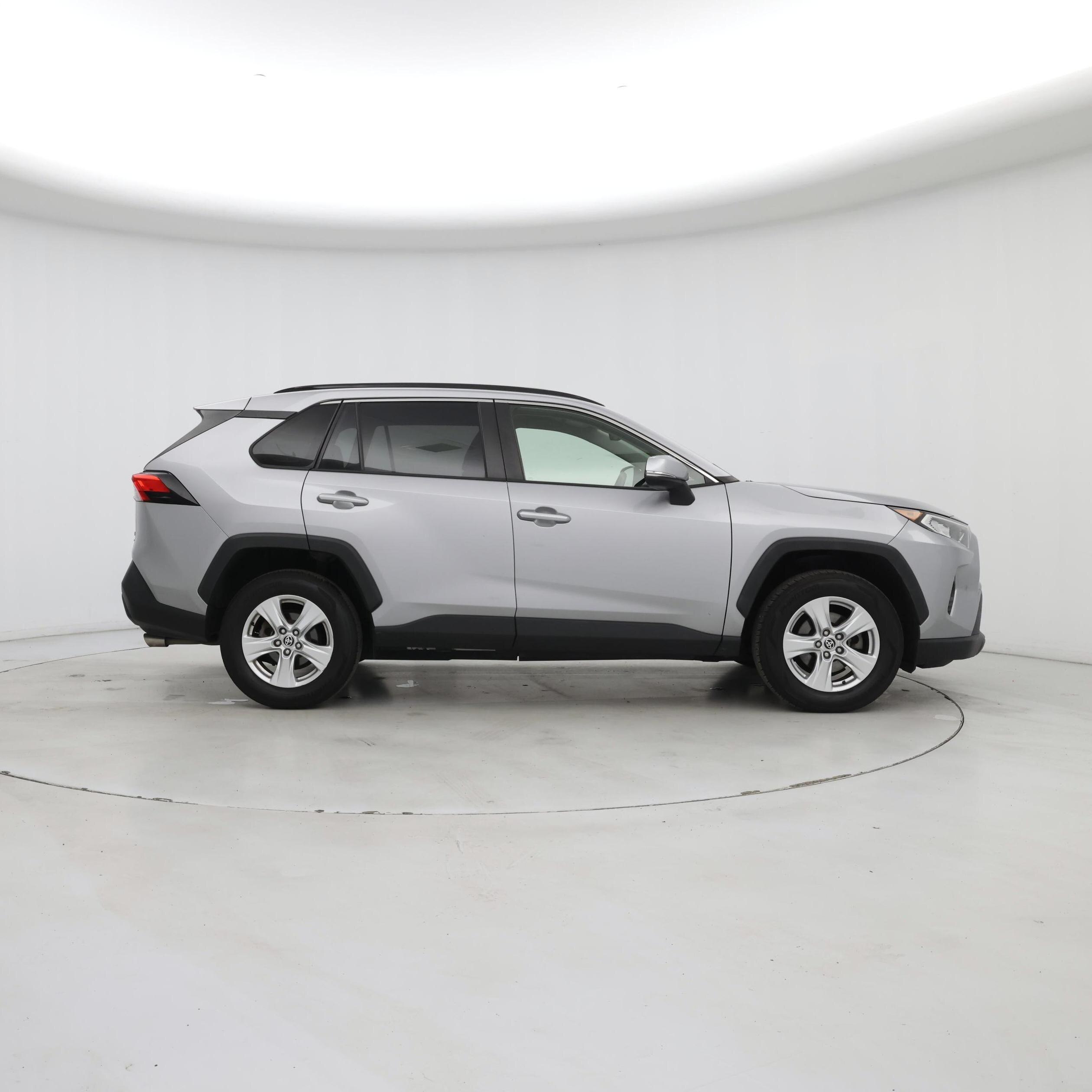 Thumbnail: 2021 Toyota RAV4 - 7