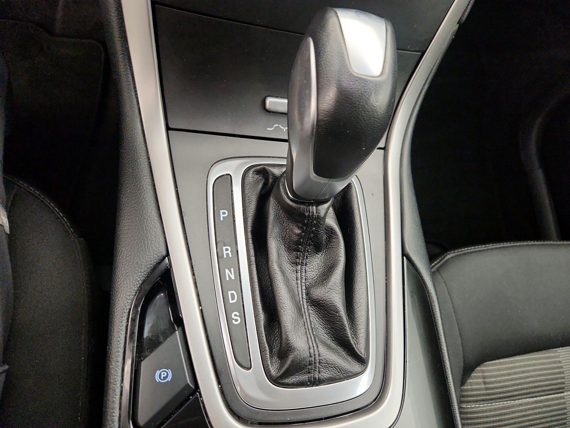 Thumbnail: 2016 Ford Edge - 17