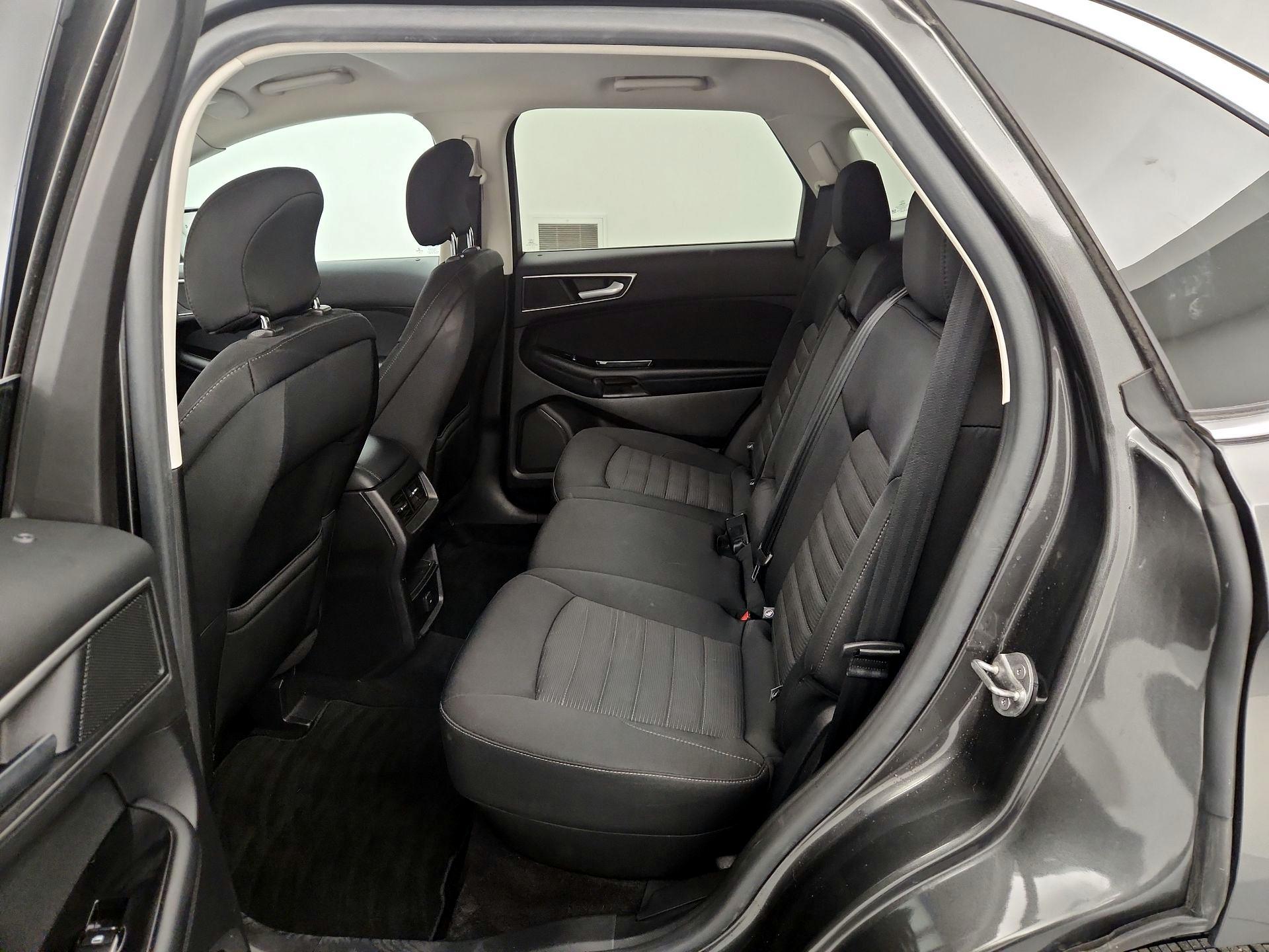 Thumbnail: 2016 Ford Edge - 19