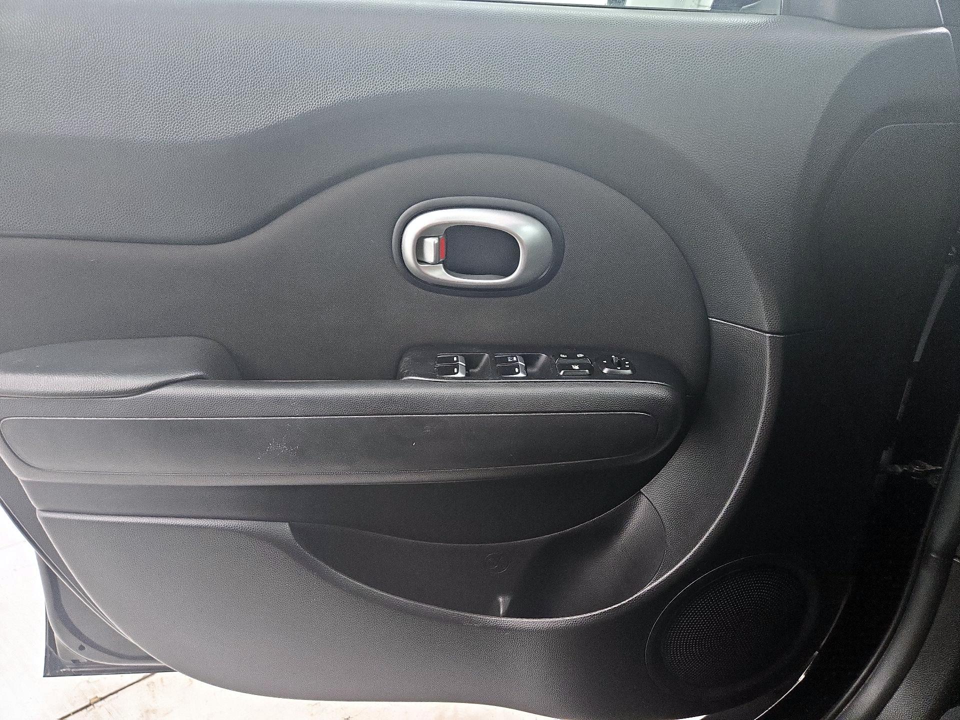 Thumbnail: 2019 Kia Soul - 12