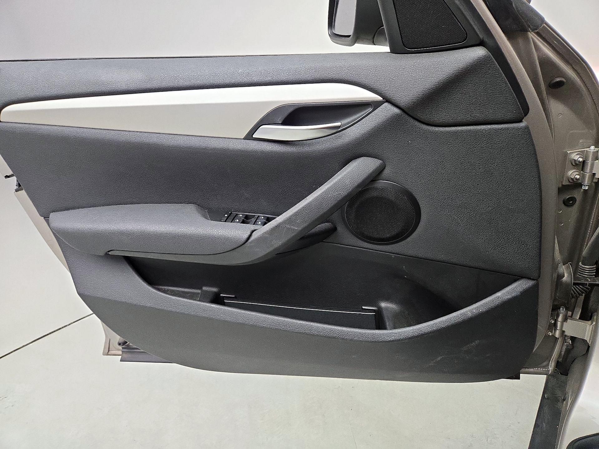 Thumbnail: 2015 BMW X1 - 12