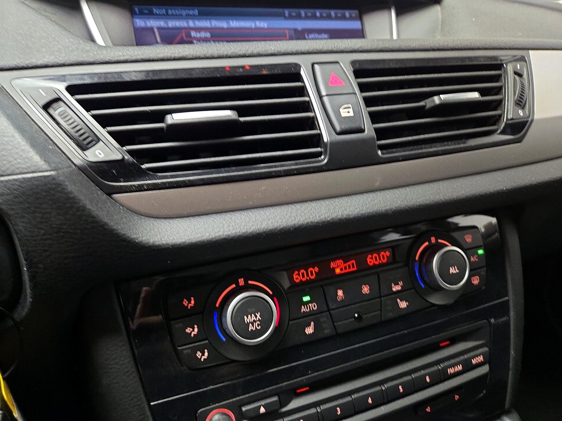 Thumbnail: 2015 BMW X1 - 15