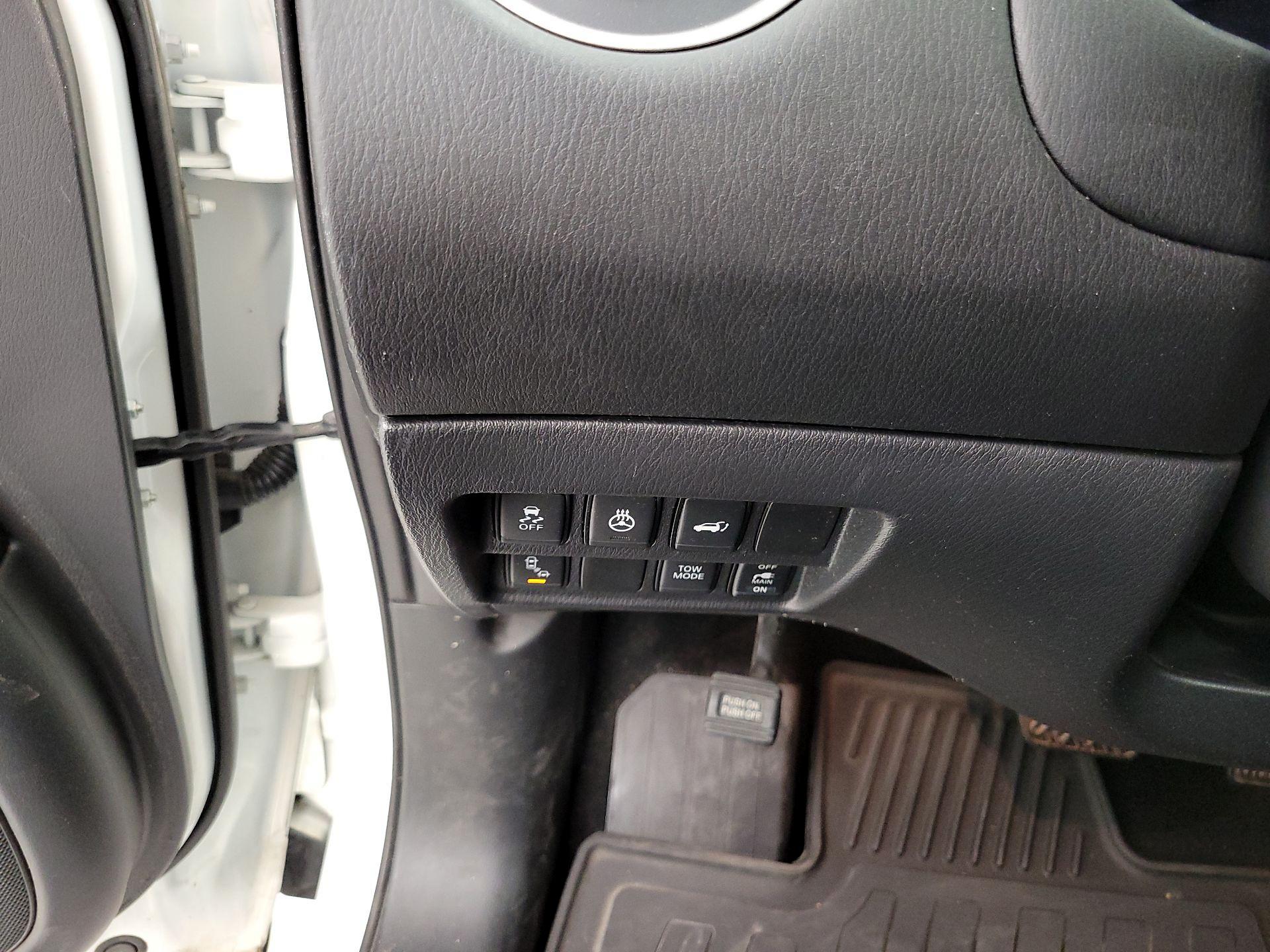 Thumbnail: 2018 Nissan Pathfinder - 13