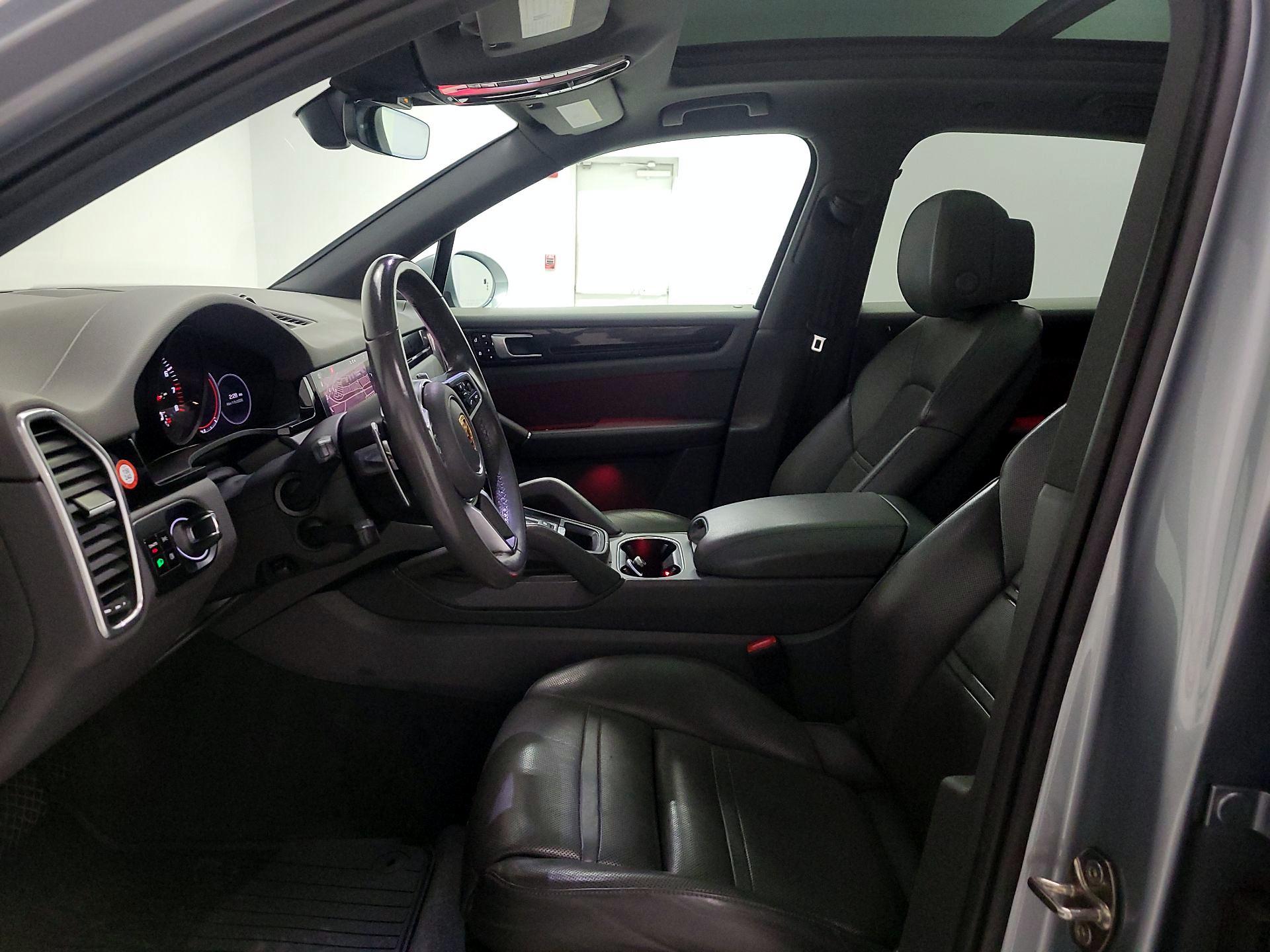 Thumbnail: 2020 Porsche Cayenne - 11