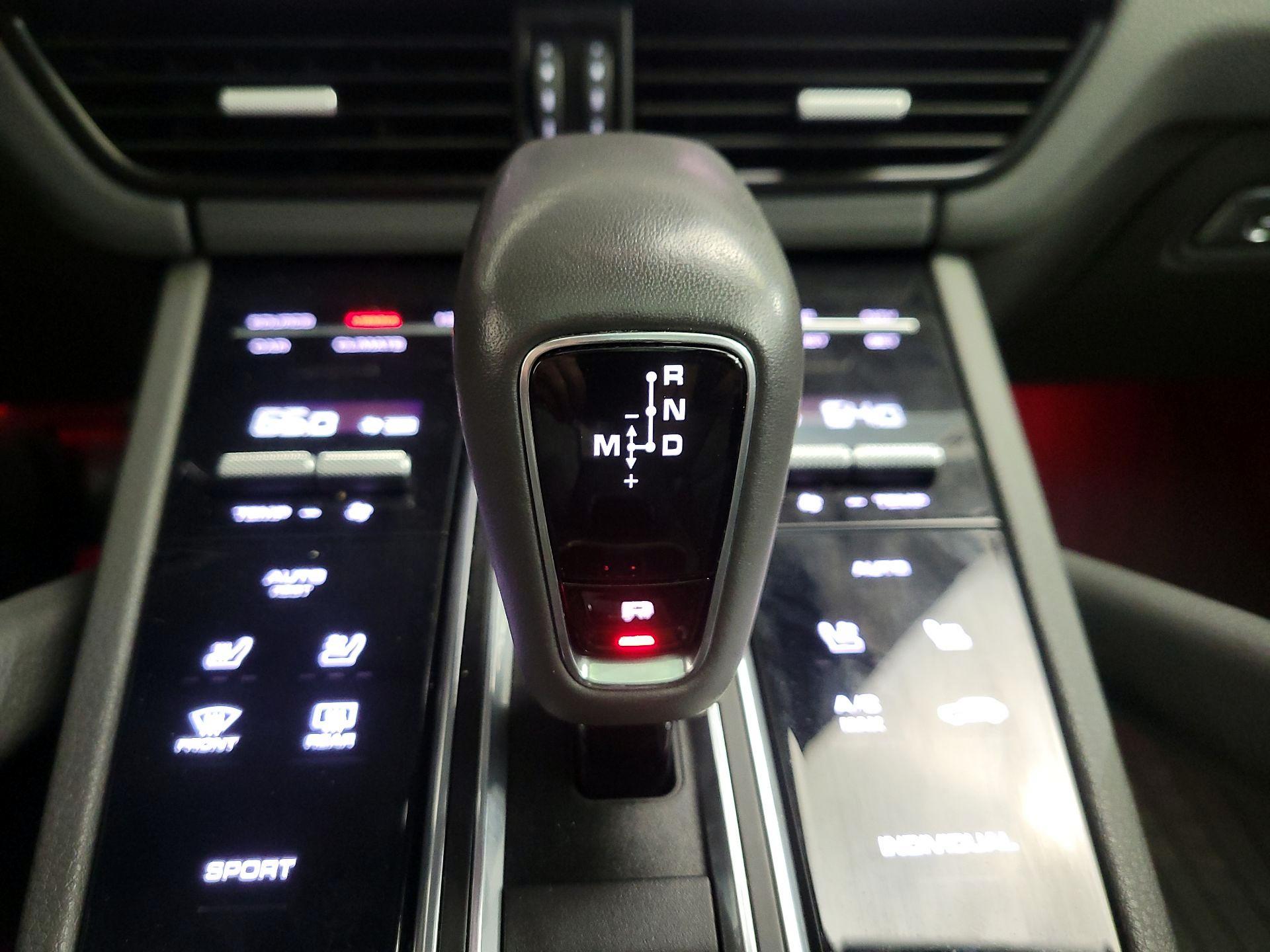 Thumbnail: 2020 Porsche Cayenne - 18