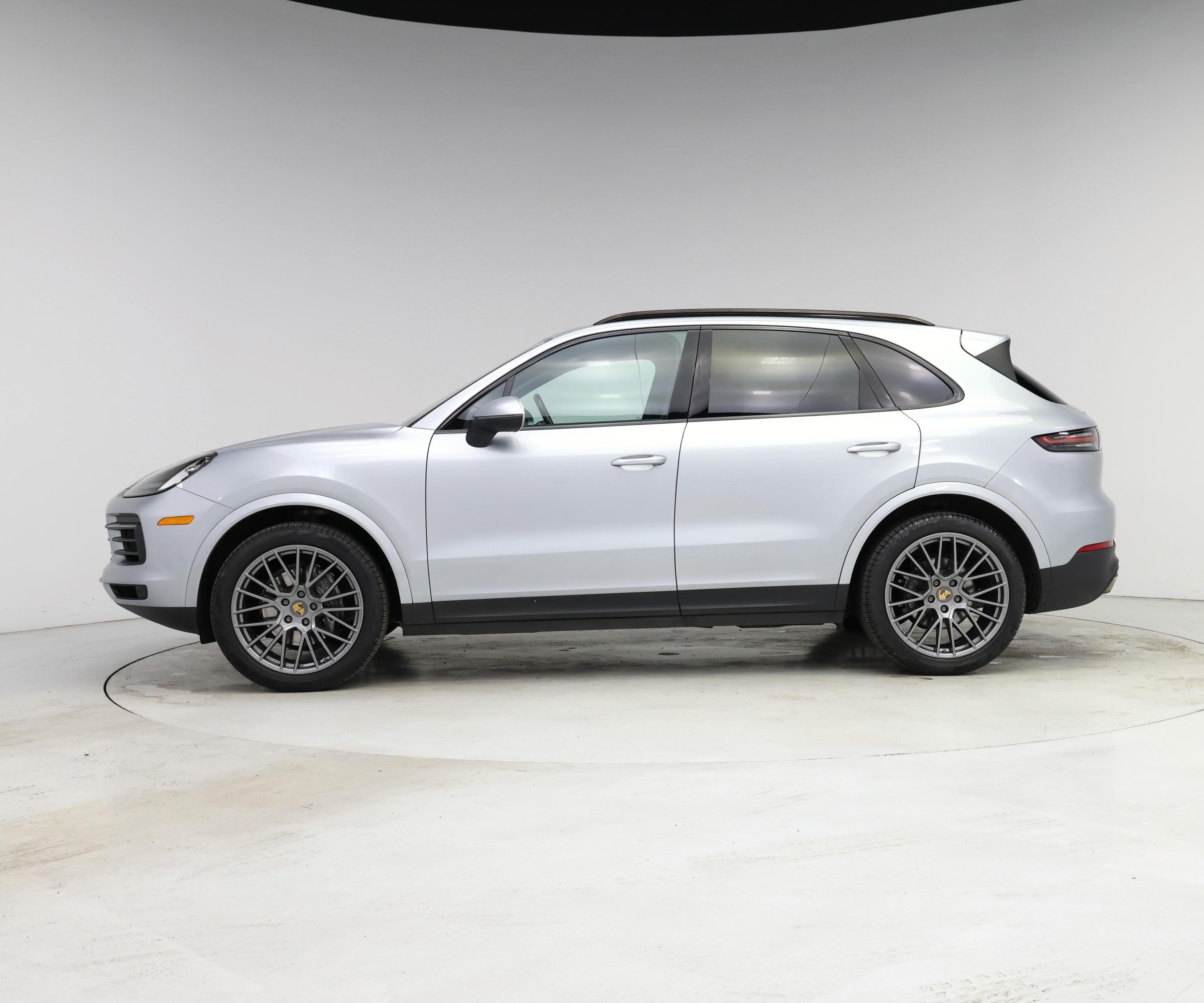 Thumbnail: 2020 Porsche Cayenne - 3