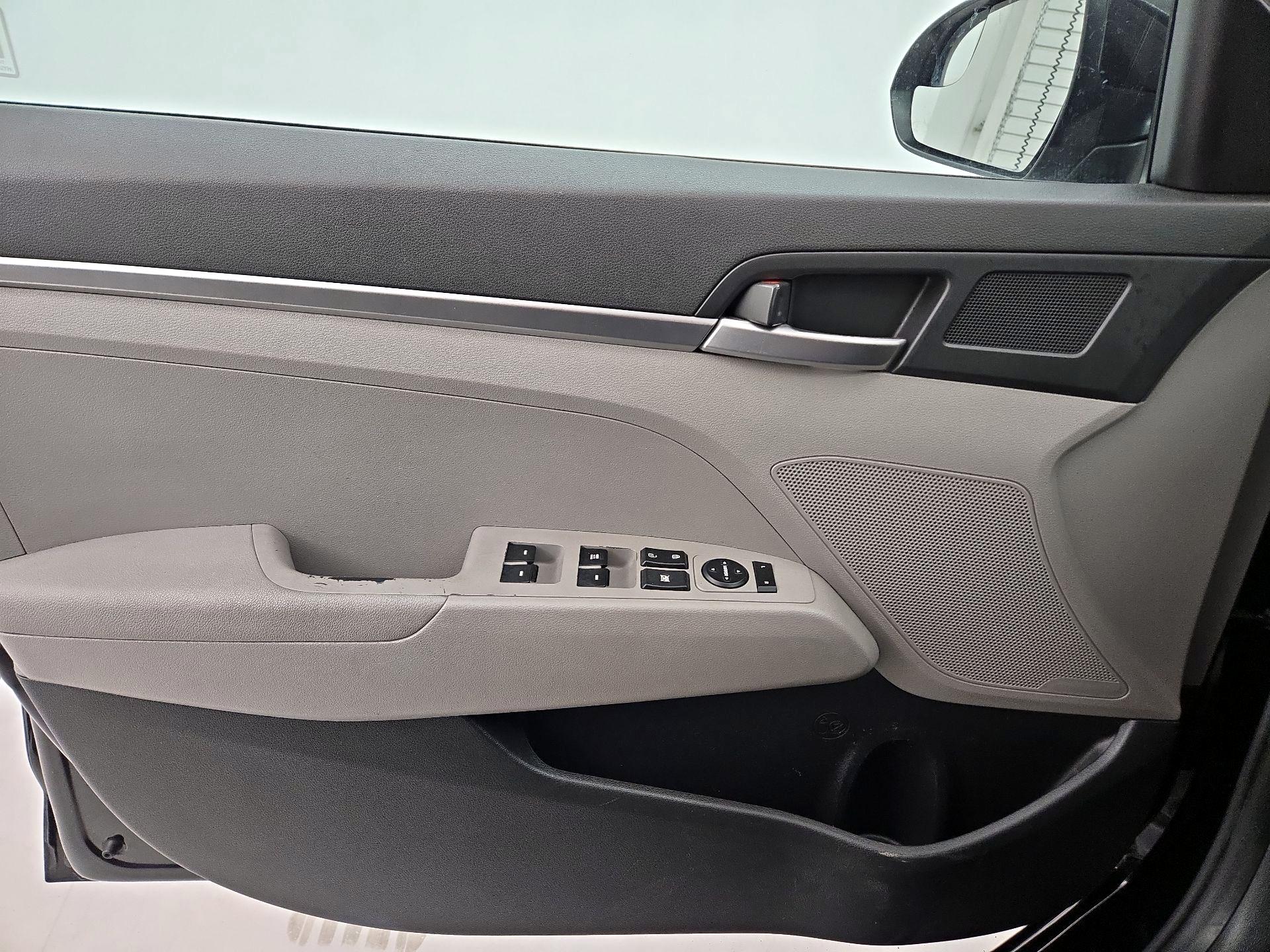 Thumbnail: 2019 Hyundai Elantra - 12