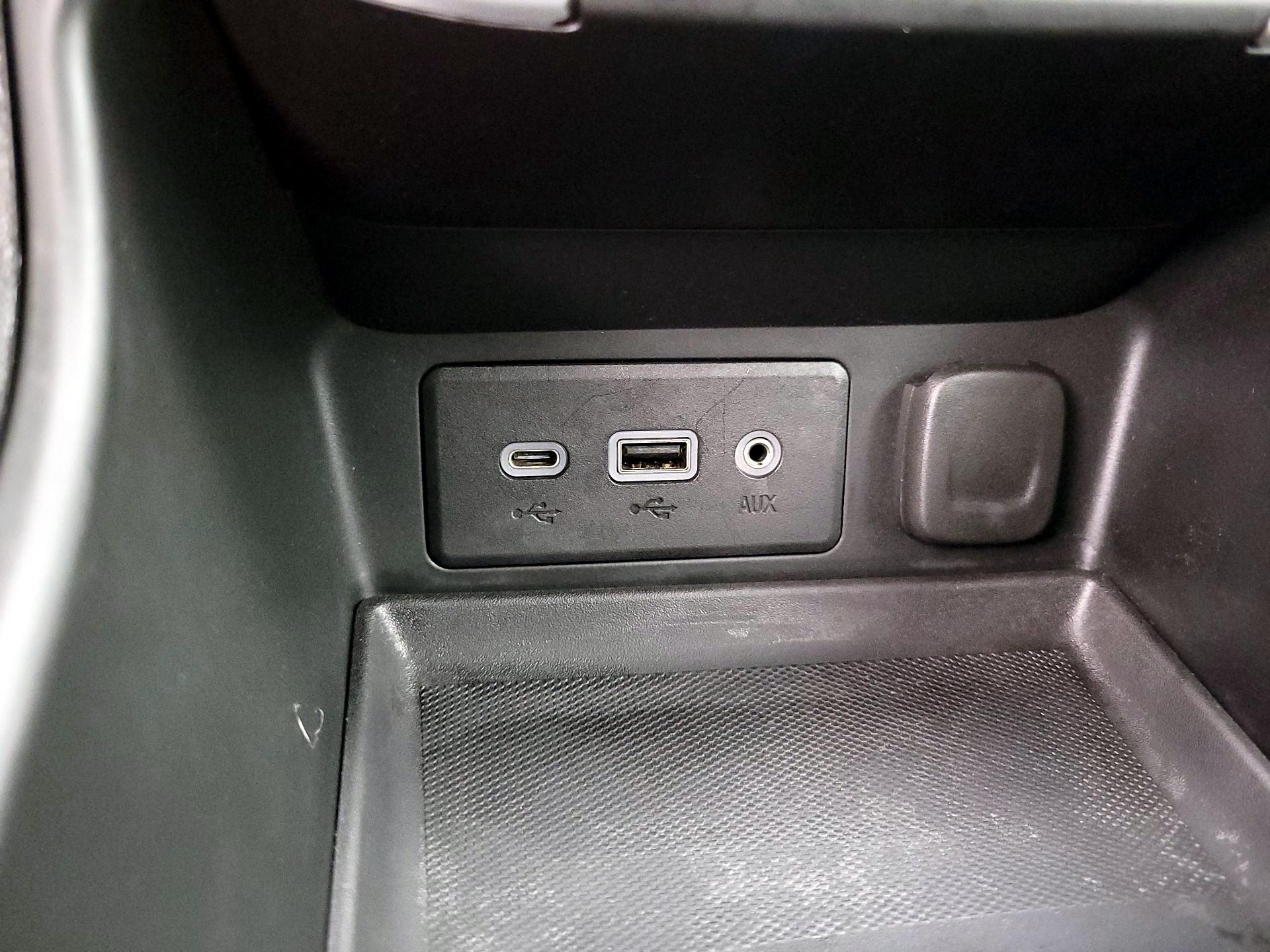 Thumbnail: 2023 GMC Terrain - 18