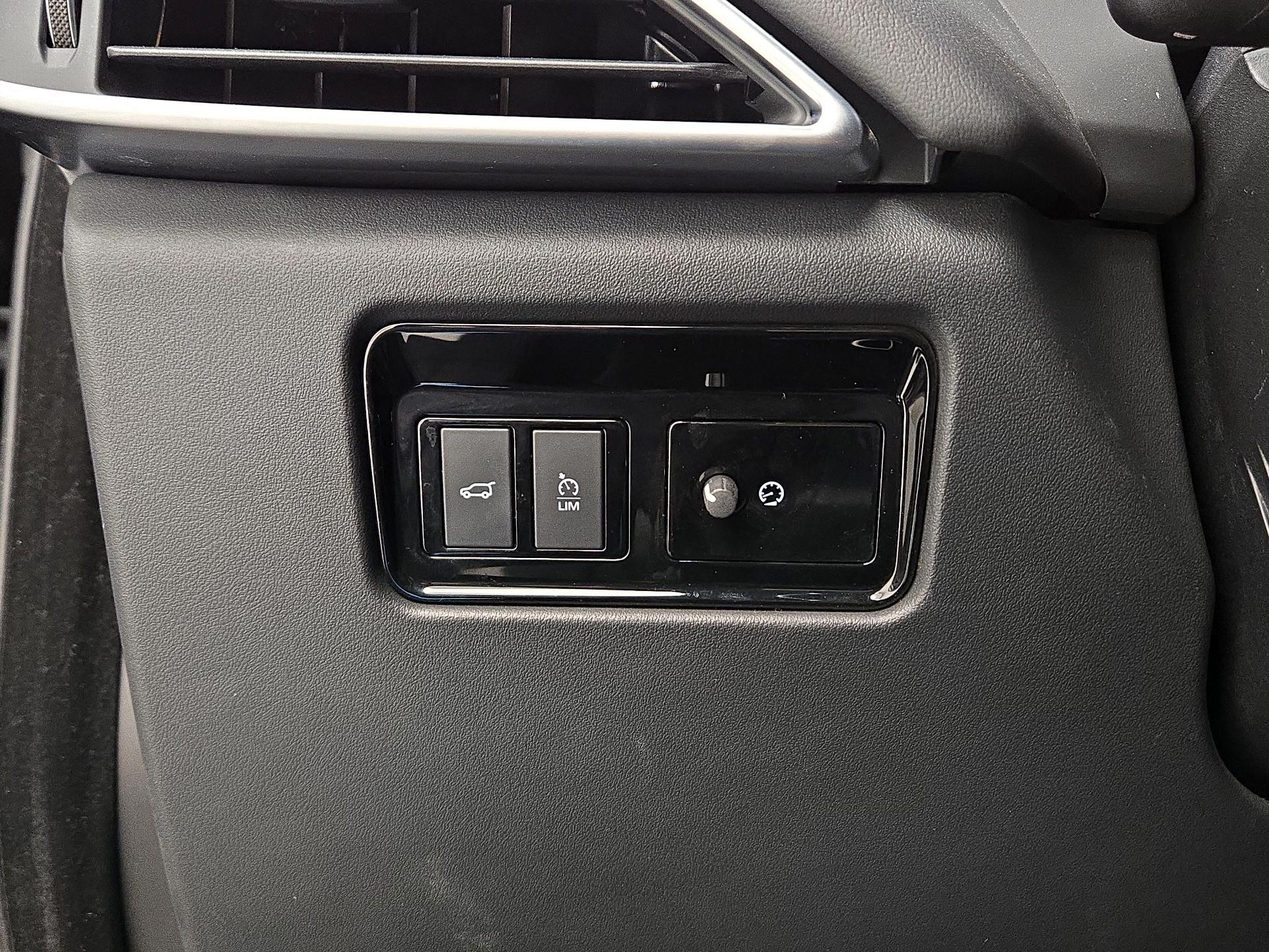 Thumbnail: 2019 Jaguar F-Pace - 13