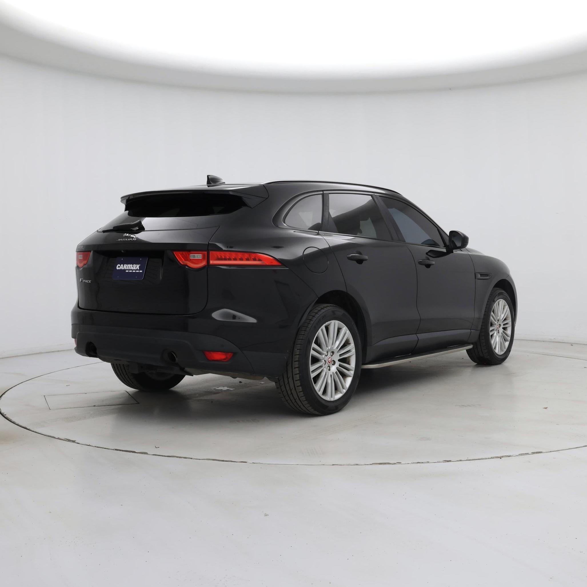 Thumbnail: 2019 Jaguar F-Pace - 8