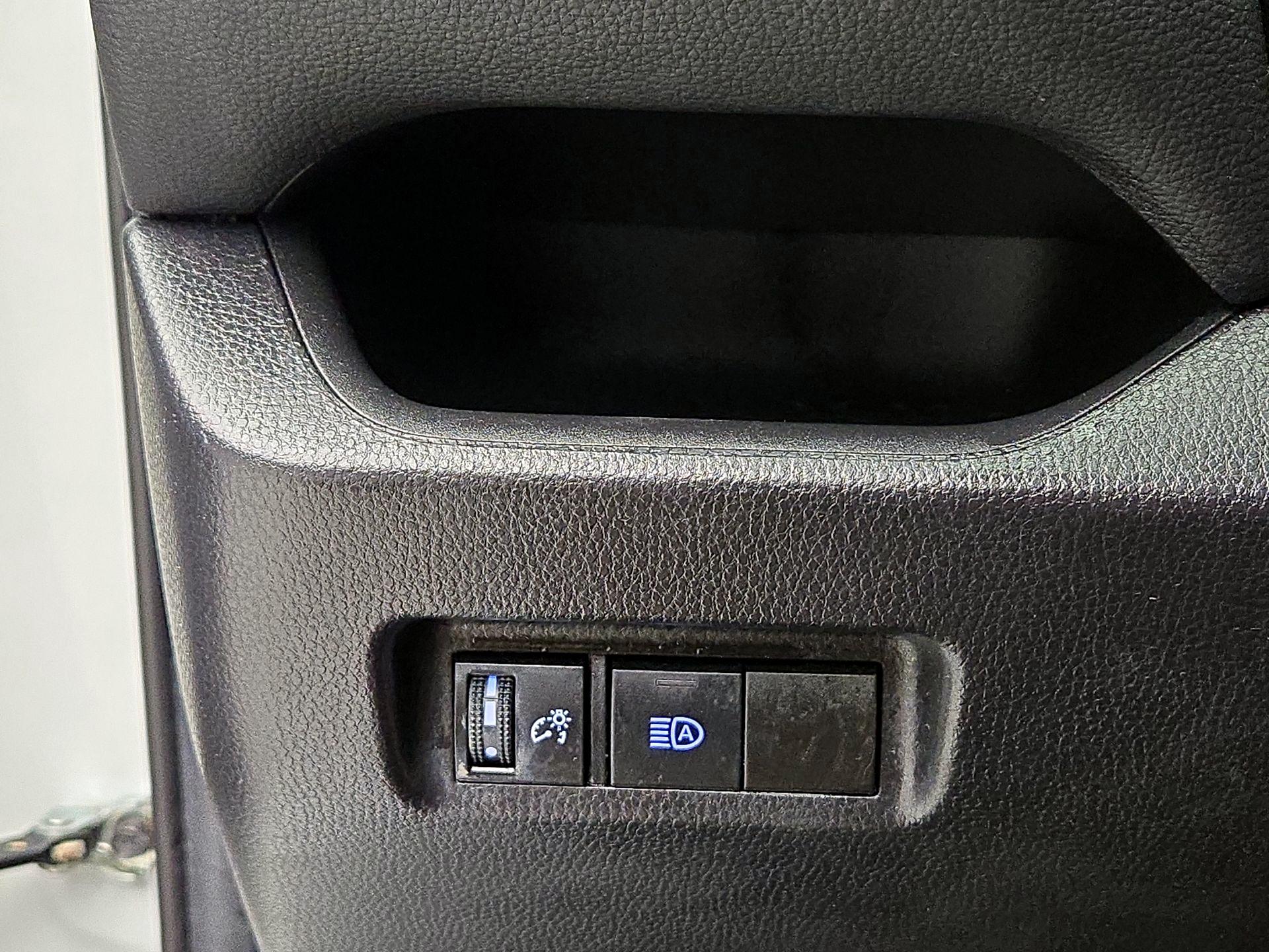 Thumbnail: 2021 Toyota RAV4 - 13