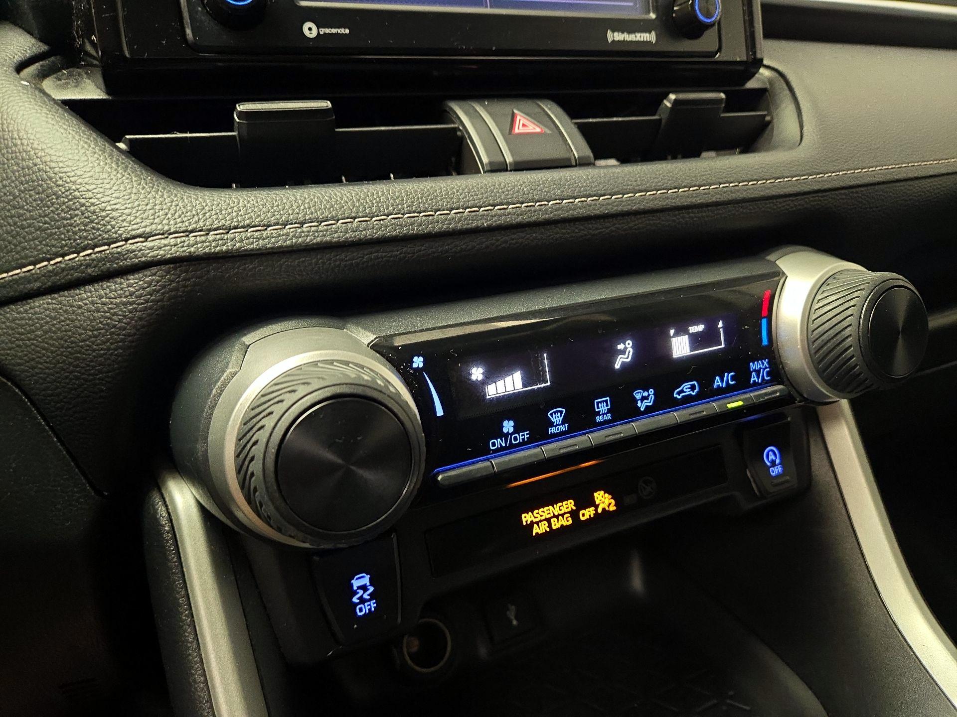 Thumbnail: 2021 Toyota RAV4 - 16