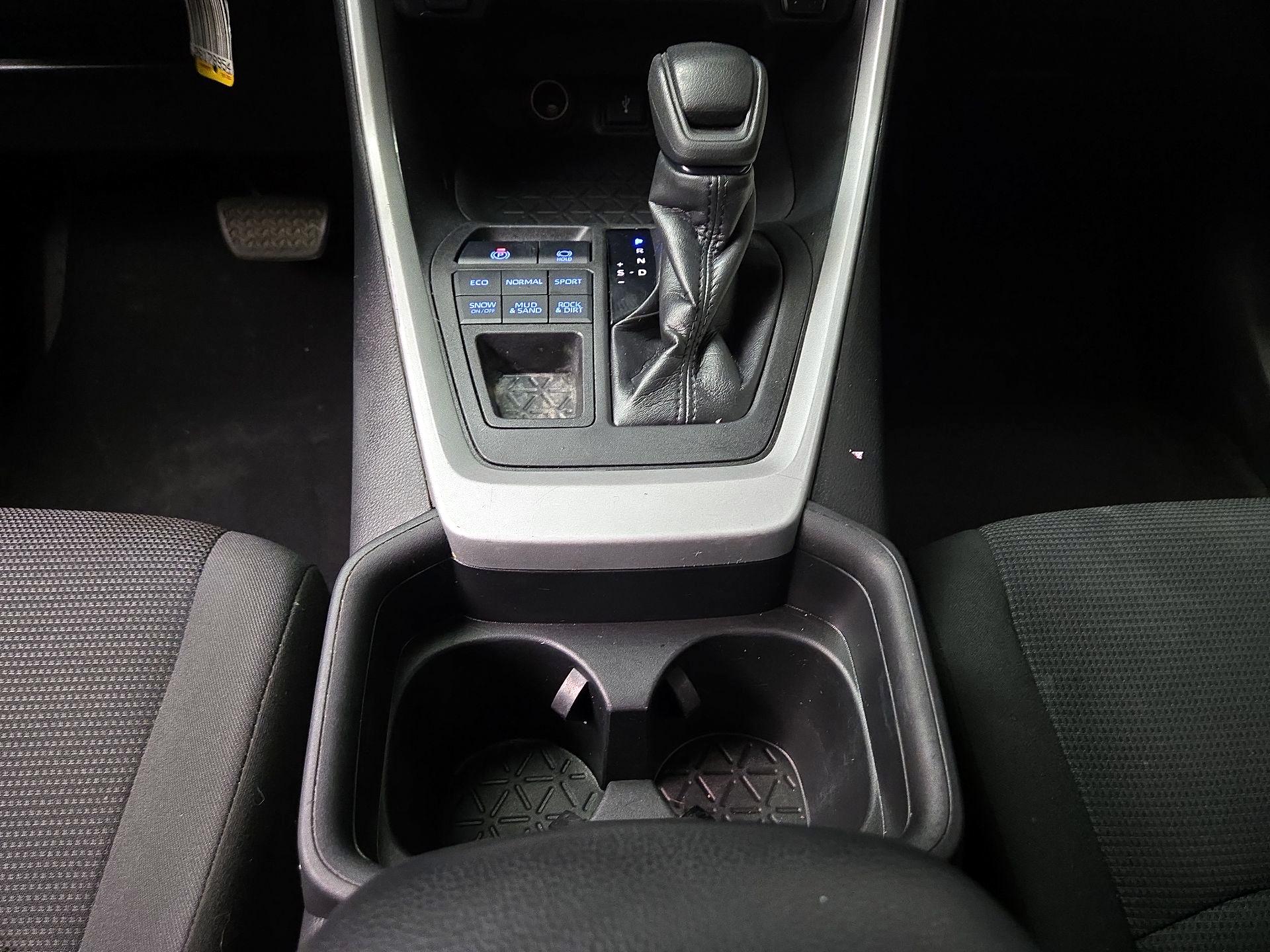 Thumbnail: 2021 Toyota RAV4 - 17