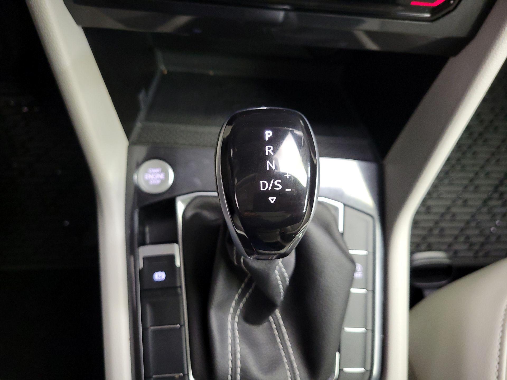 Thumbnail: 2024 Volkswagen Tiguan - 17