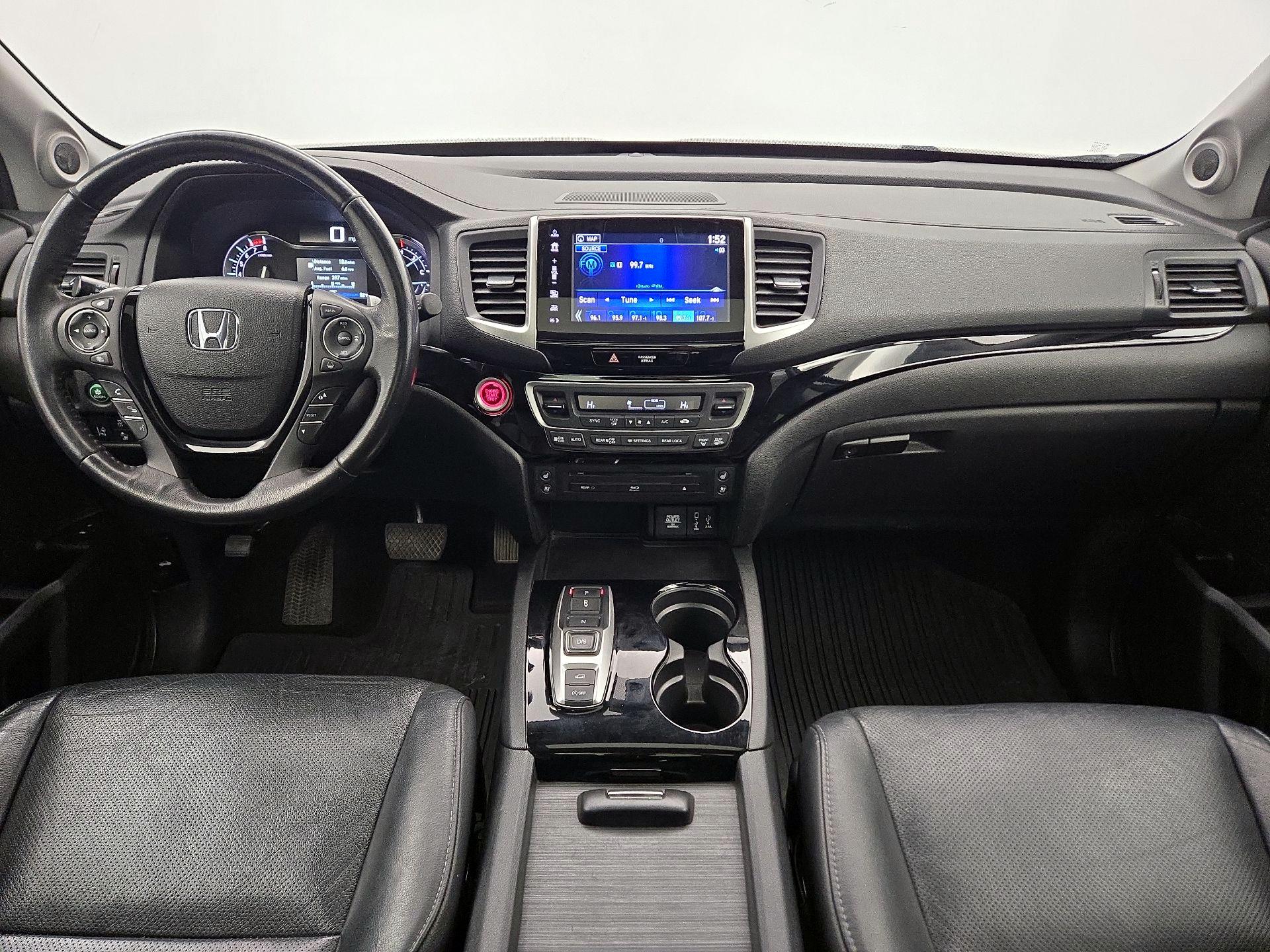 Thumbnail: 2017 Honda Pilot - 9