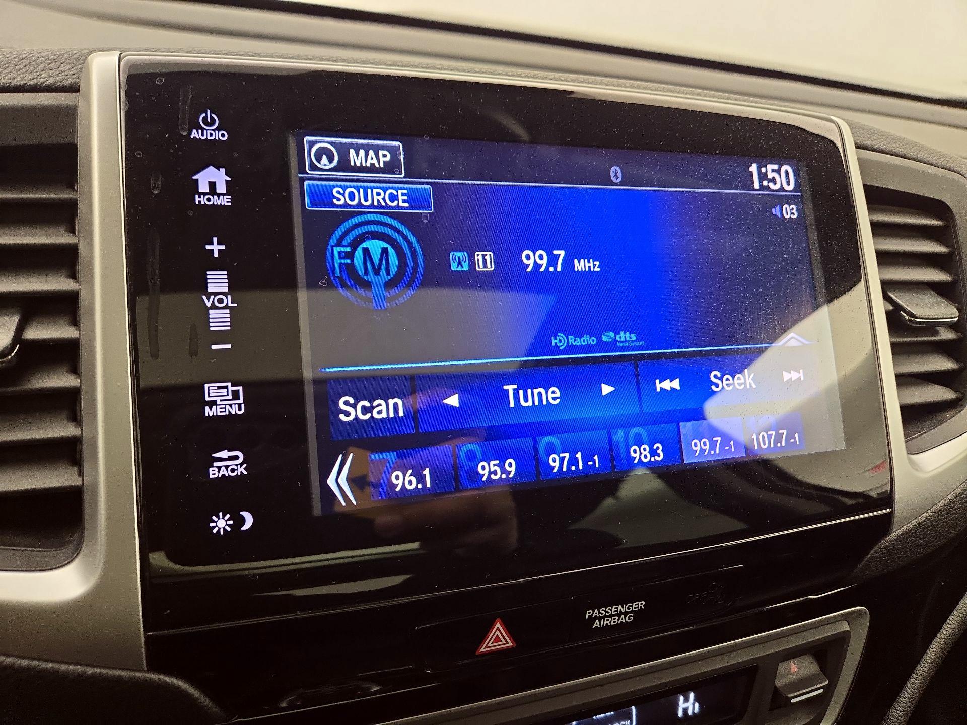 Thumbnail: 2017 Honda Pilot - 15