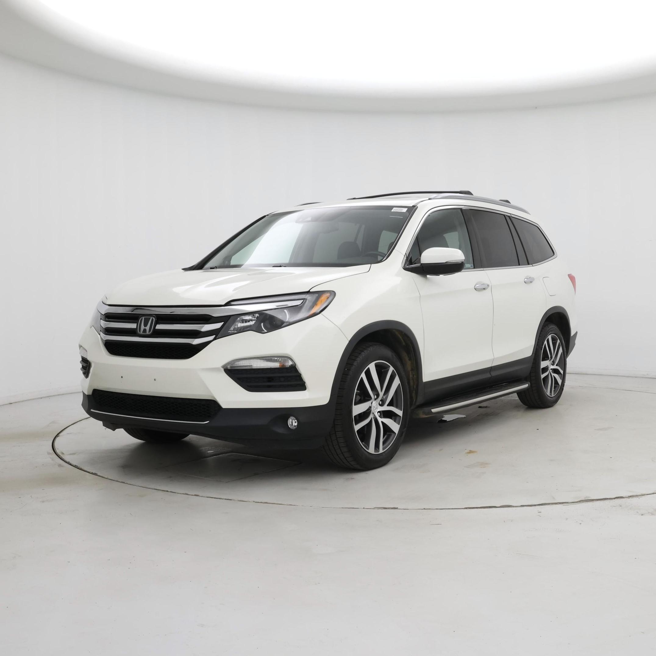 Thumbnail: 2017 Honda Pilot - 4