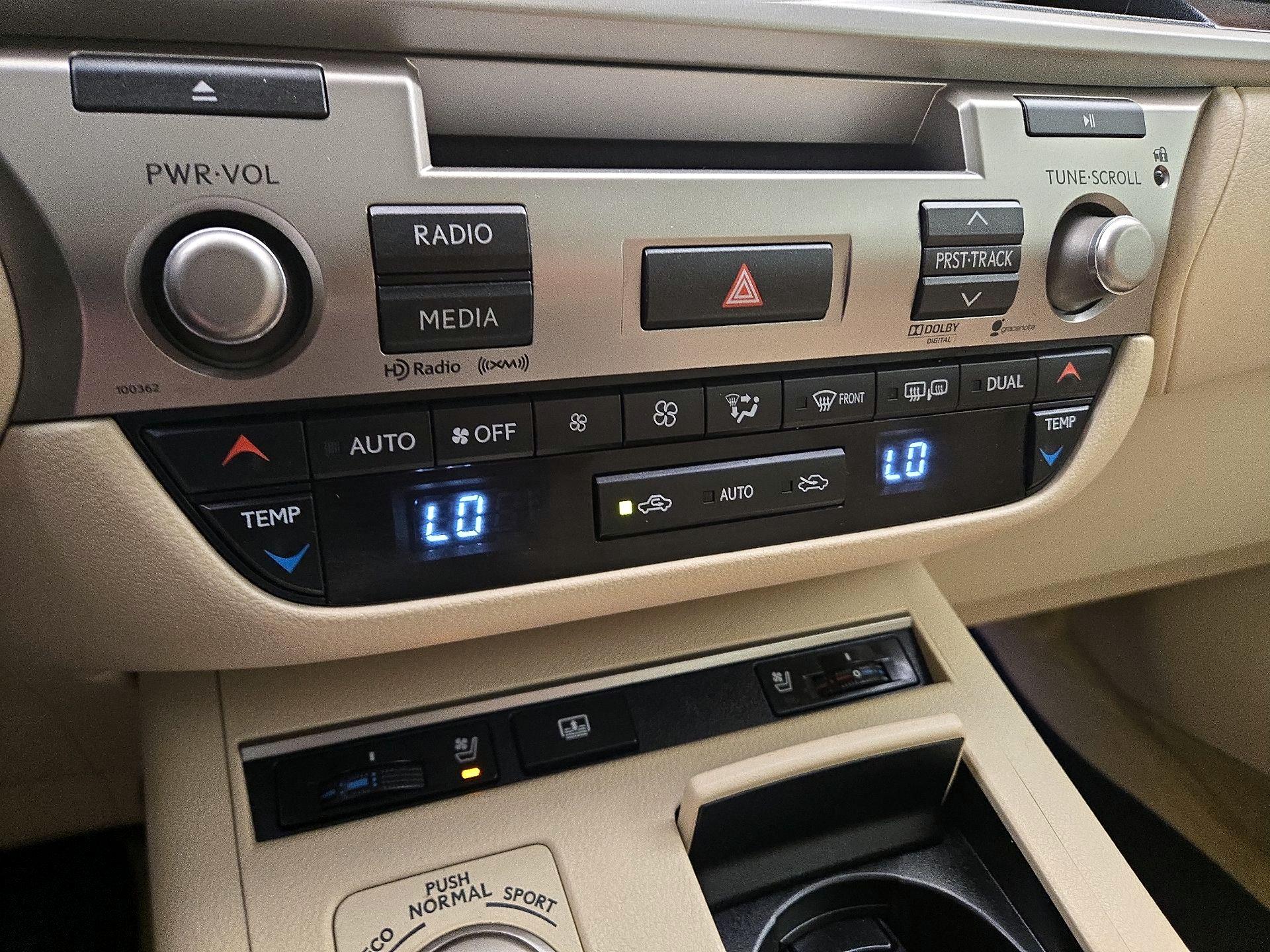 Thumbnail: 2014 Lexus ES - 17