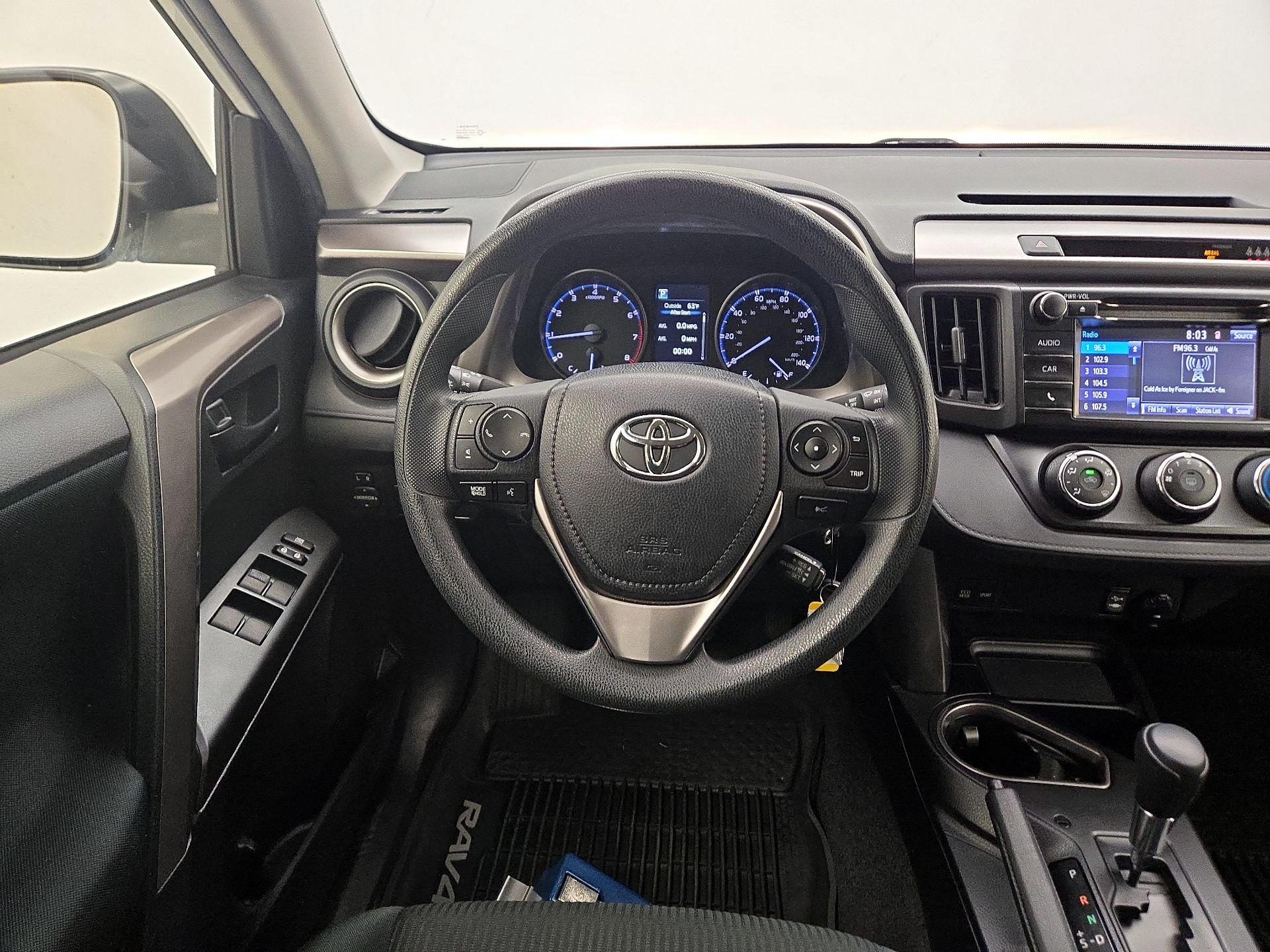 Thumbnail: 2018 Toyota RAV4 - 10